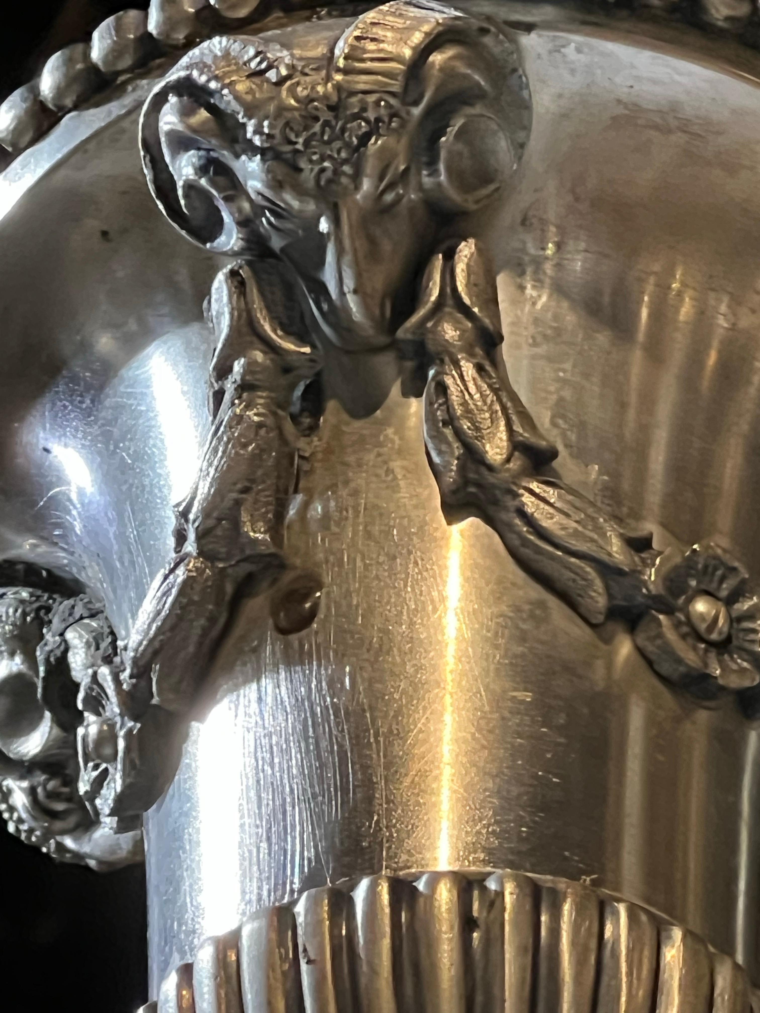 Lampadario Caldwell del 1900 in vetro piombato e bronzo placcato in argento in vendita 4