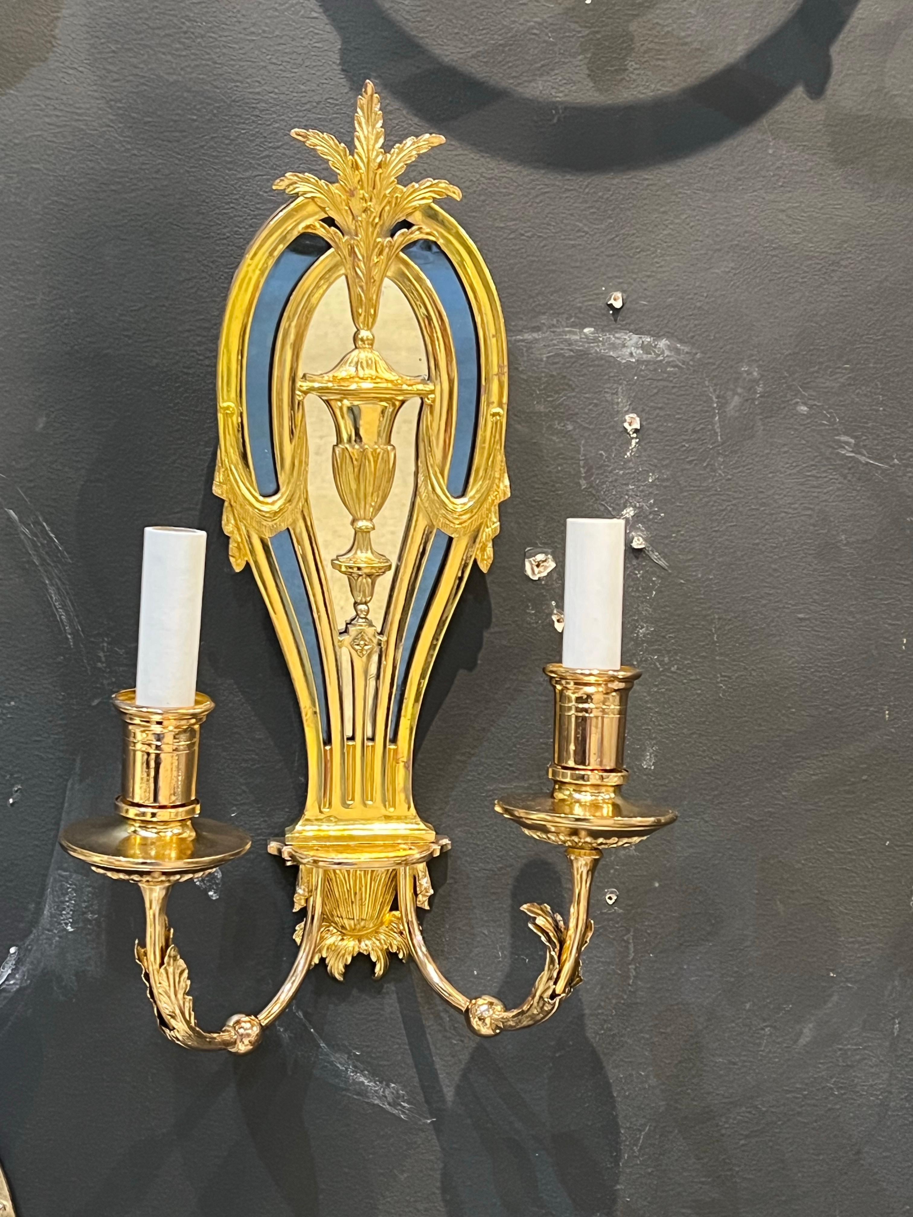 1920 Caldwell Bronze Sconces with Mirror and Cobalt Glass Dorado en venta