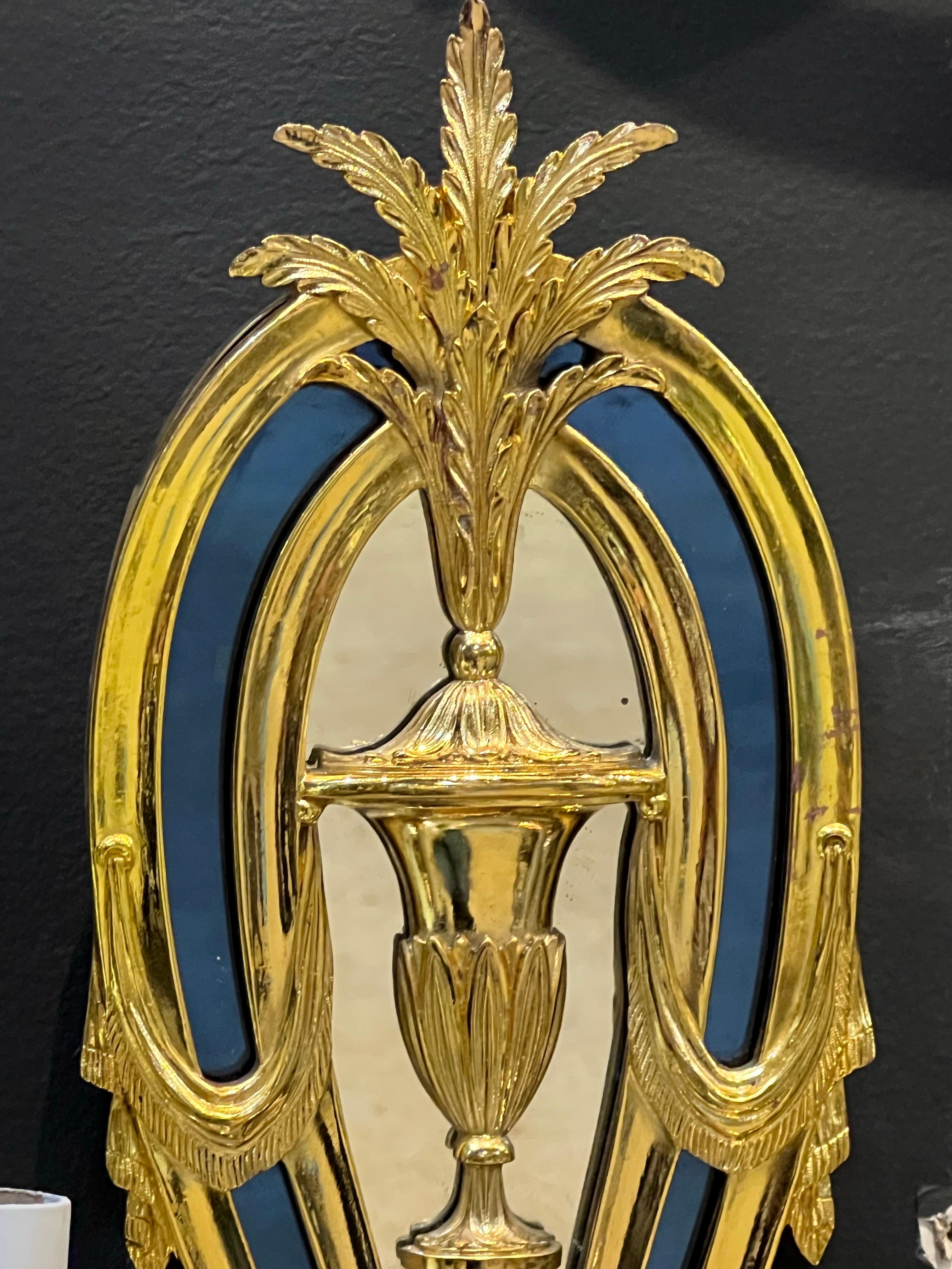 1920 Caldwell Bronze Sconces with Mirror and Cobalt Glass Espejo en venta