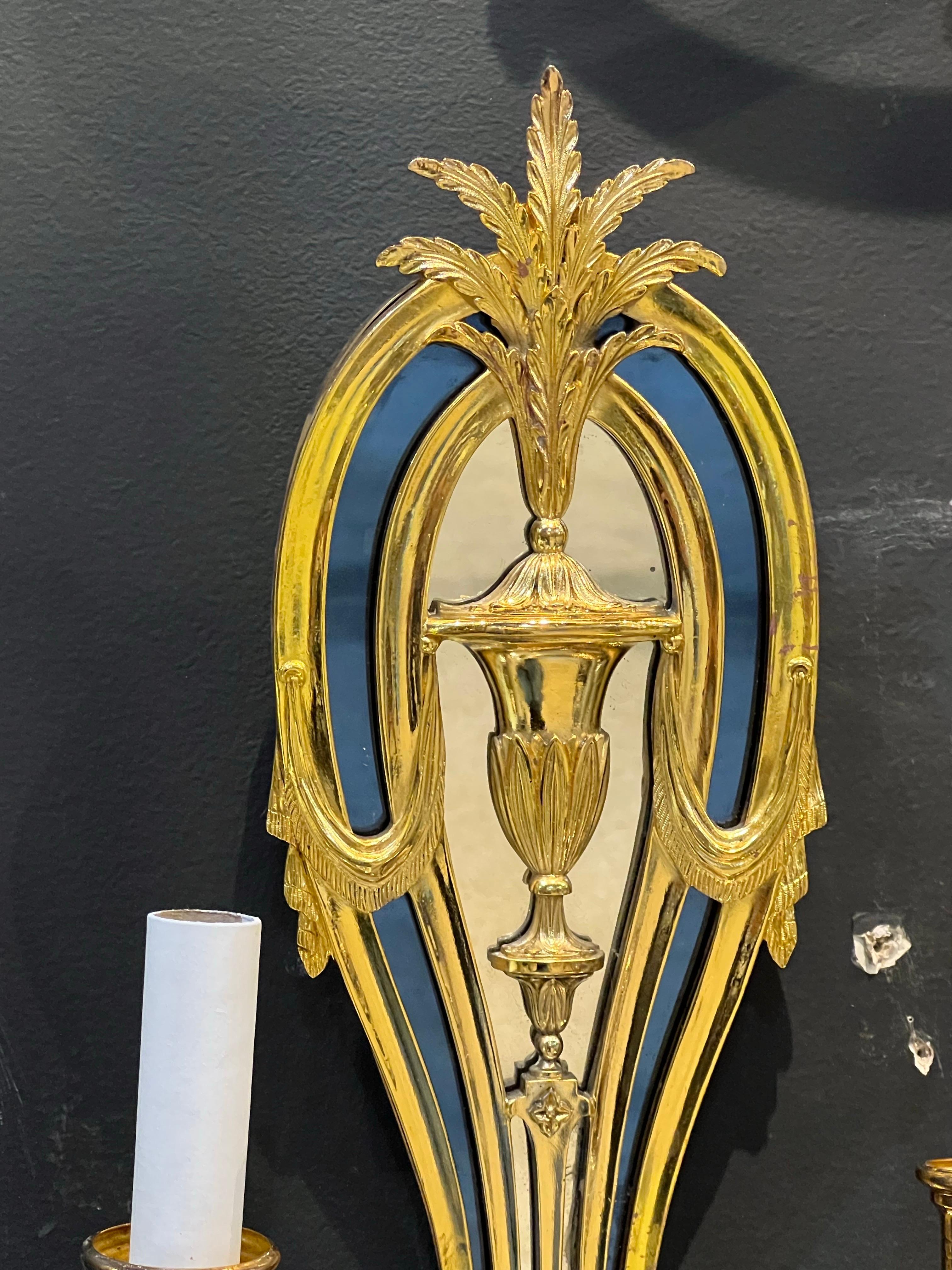 1920 Caldwell Bronze Sconces with Mirror and Cobalt Glass en venta 2