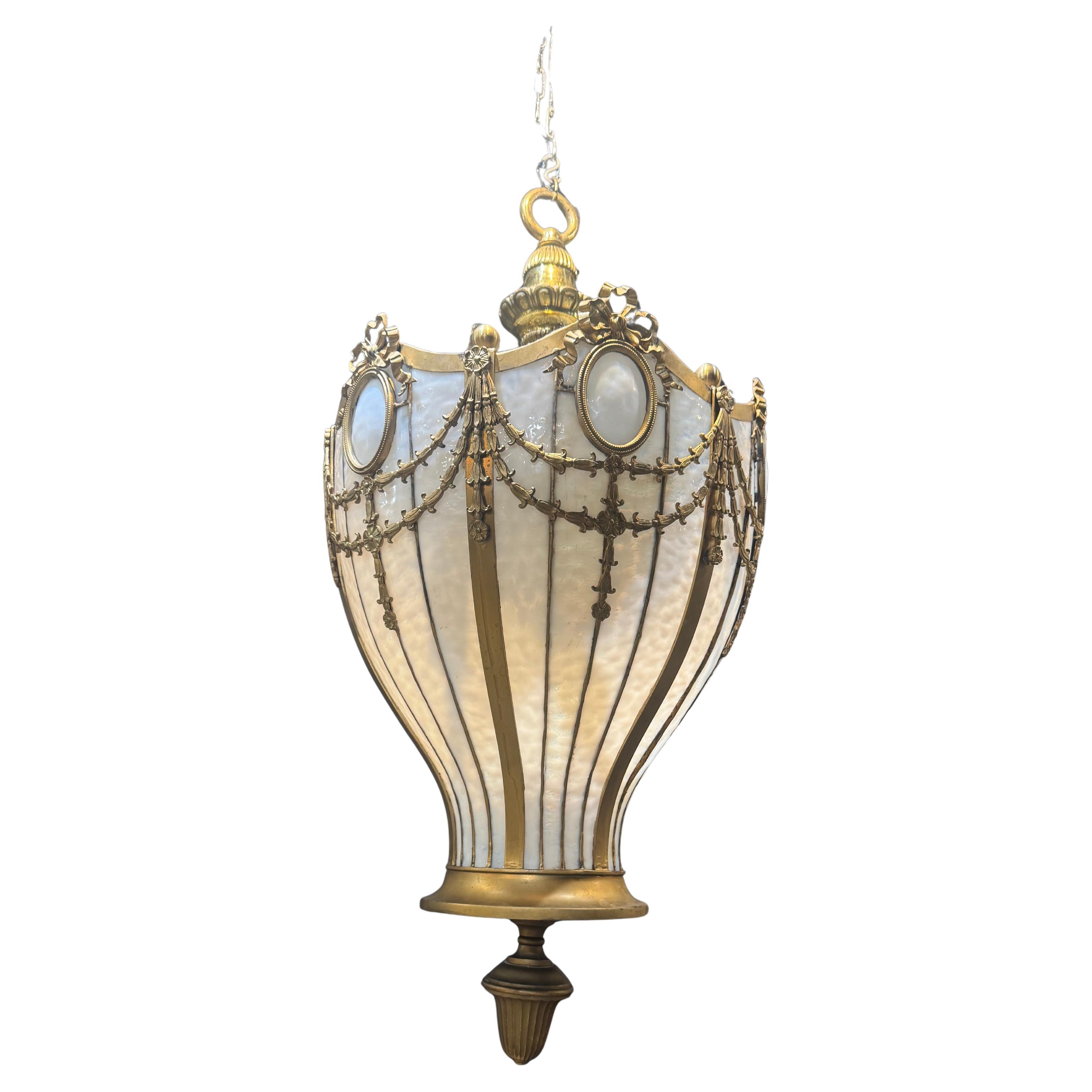 Un design insolito e di grandi dimensioni  Lanterna in vetro piombato con 6 luci interne appena ricablata  (UL)