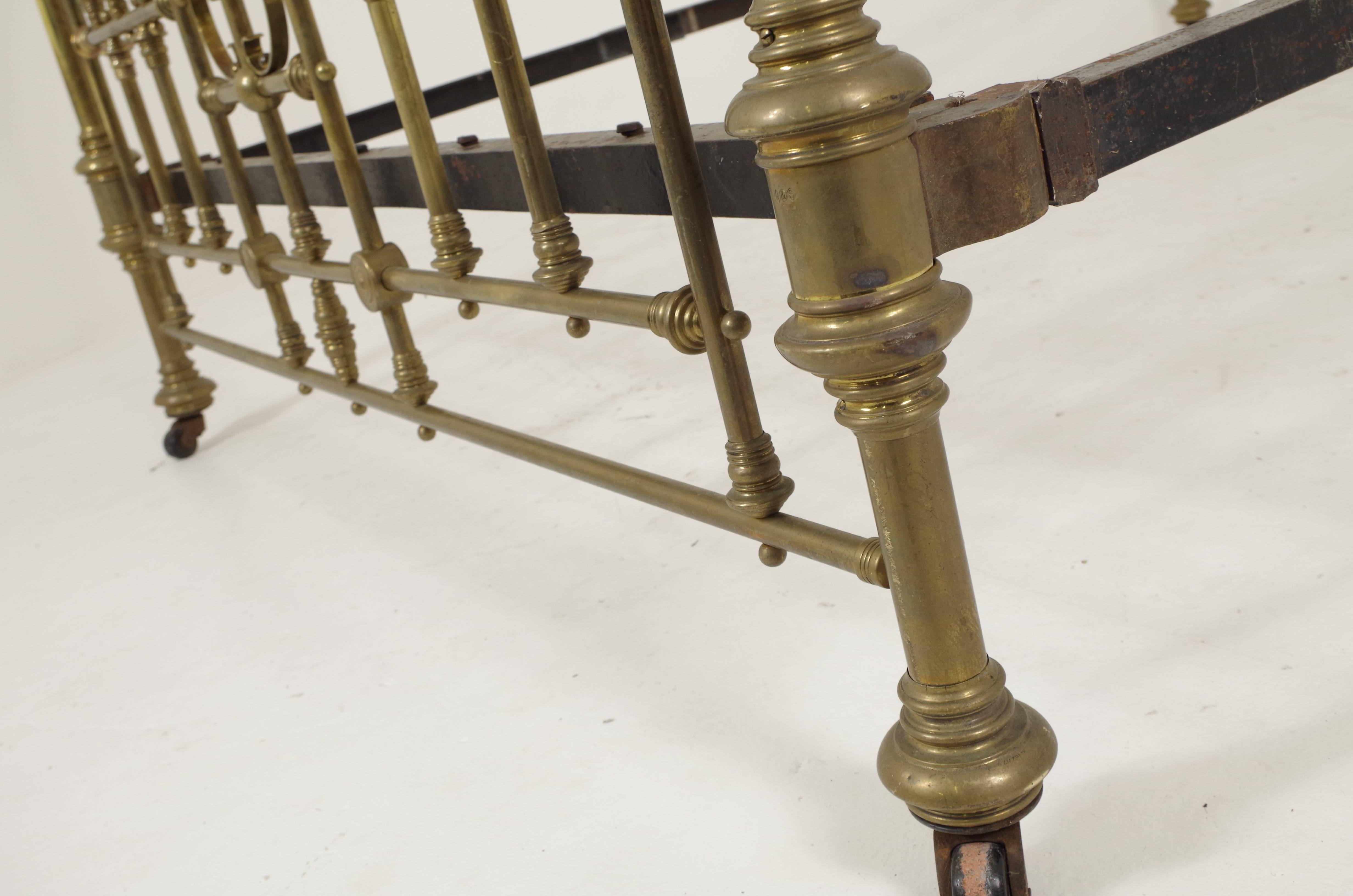 CB-17 antique Scottish Victorian queen-size half tester brass bed,

 Scotland, 1870.
All original brass fitting with half canopy.
Comes with original bed ends that have been extended.
Some wear on some of the brass finials.
Bed needs to be