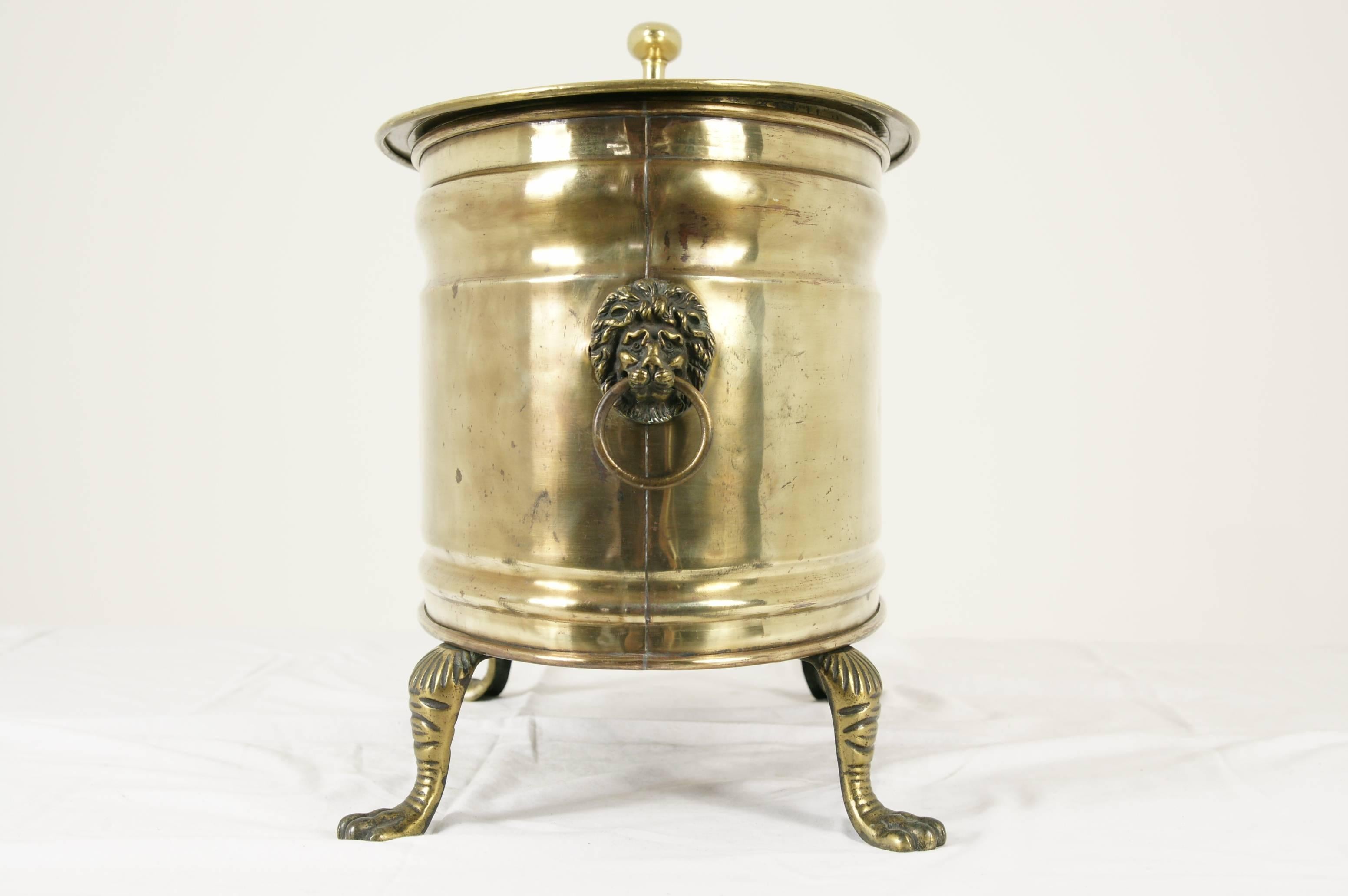 Antique Brass Fireplace Coal Scuttle, Scotland, 1870 In Excellent Condition In Vancouver, BC
