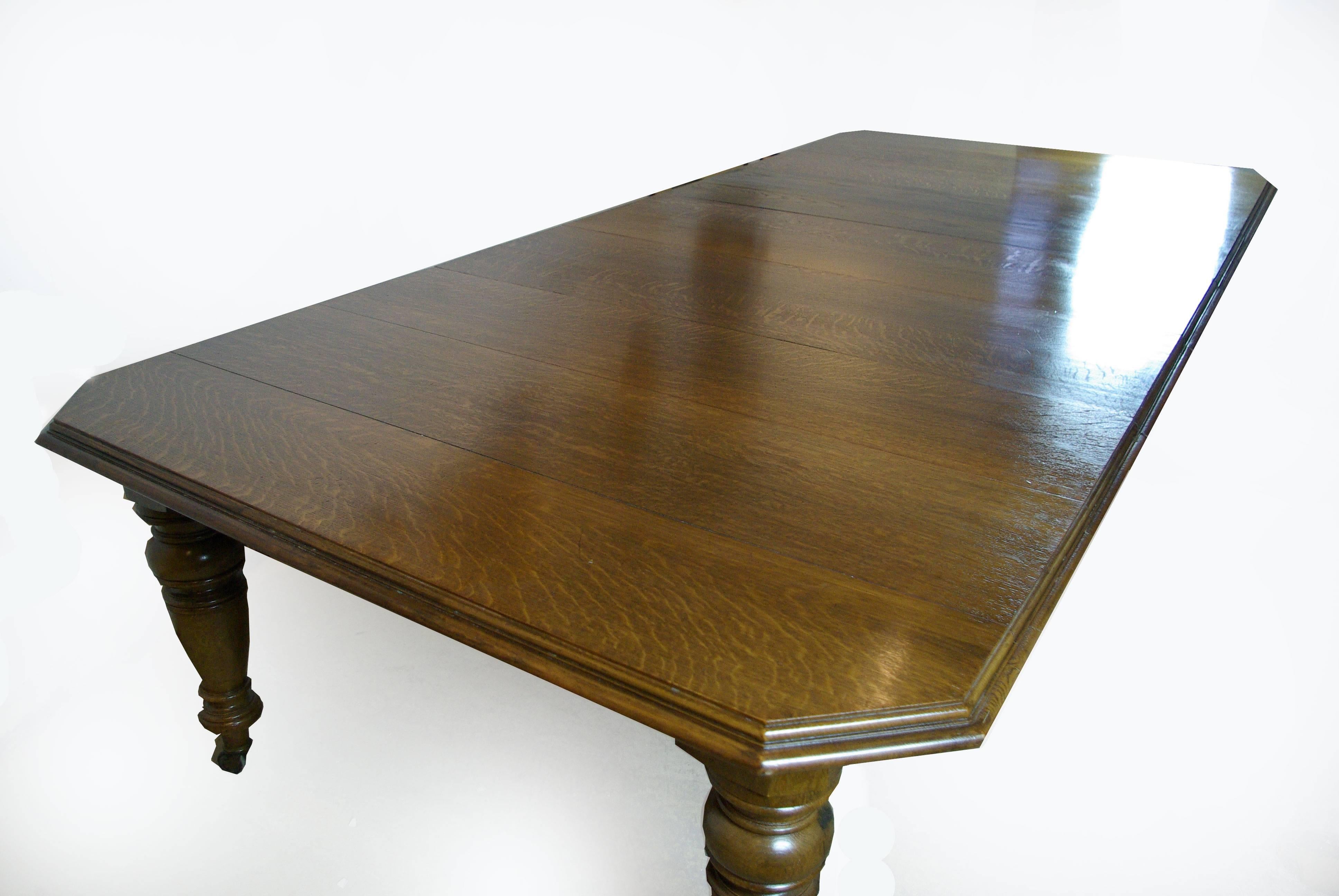 Scotland,
1880. Original finish solid oak.
Rectangular top with moulded edge.
Stands on four substantial turned legs with castors.
Comes with a winder handle.

$2500.

JR07
Measures: Closed 60" W x 72" L x 29.5" H (24"