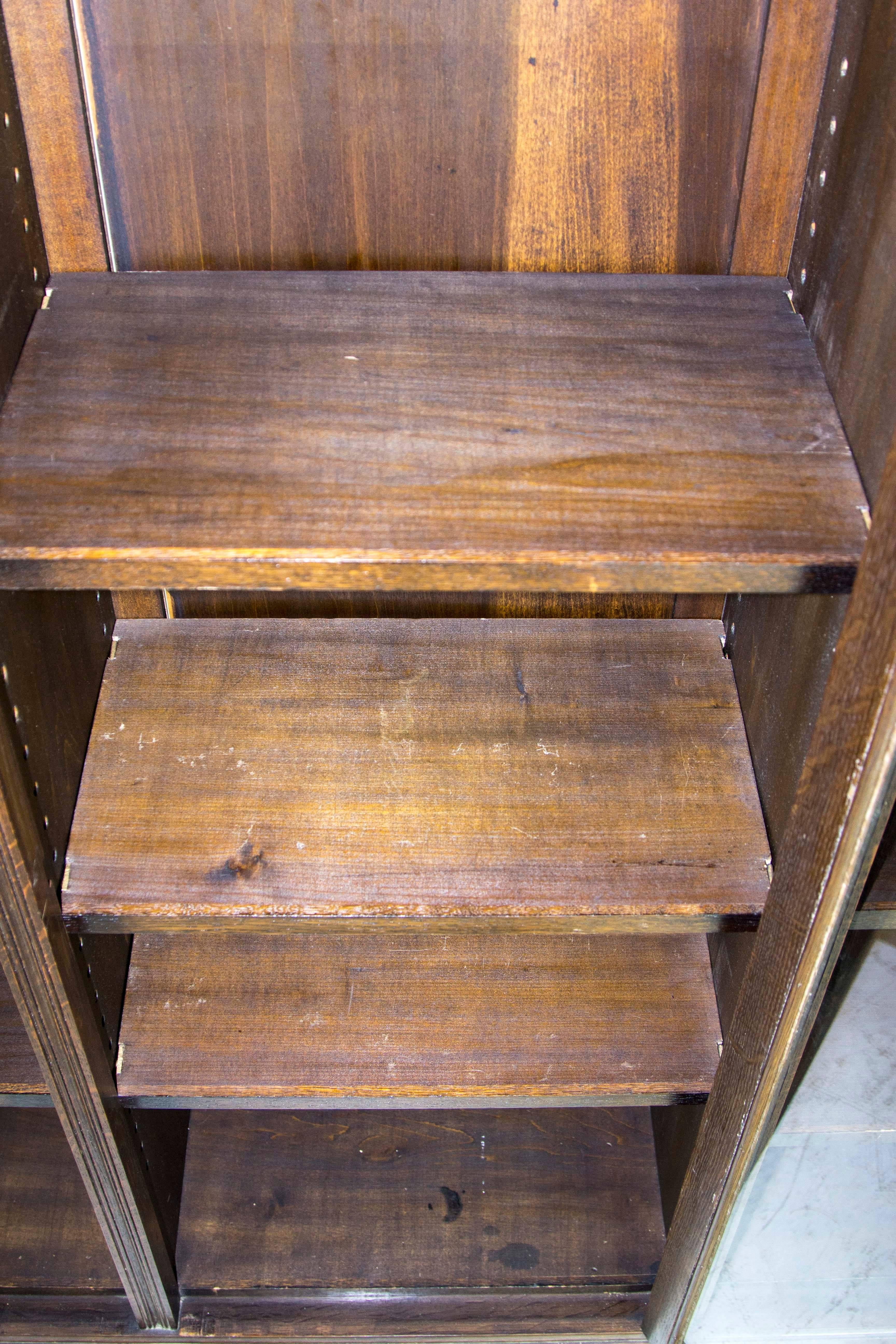 Antique Scottish Three-Door Oak Cabinet, Library Bookcase, Display Cabinet In Excellent Condition In Vancouver, BC