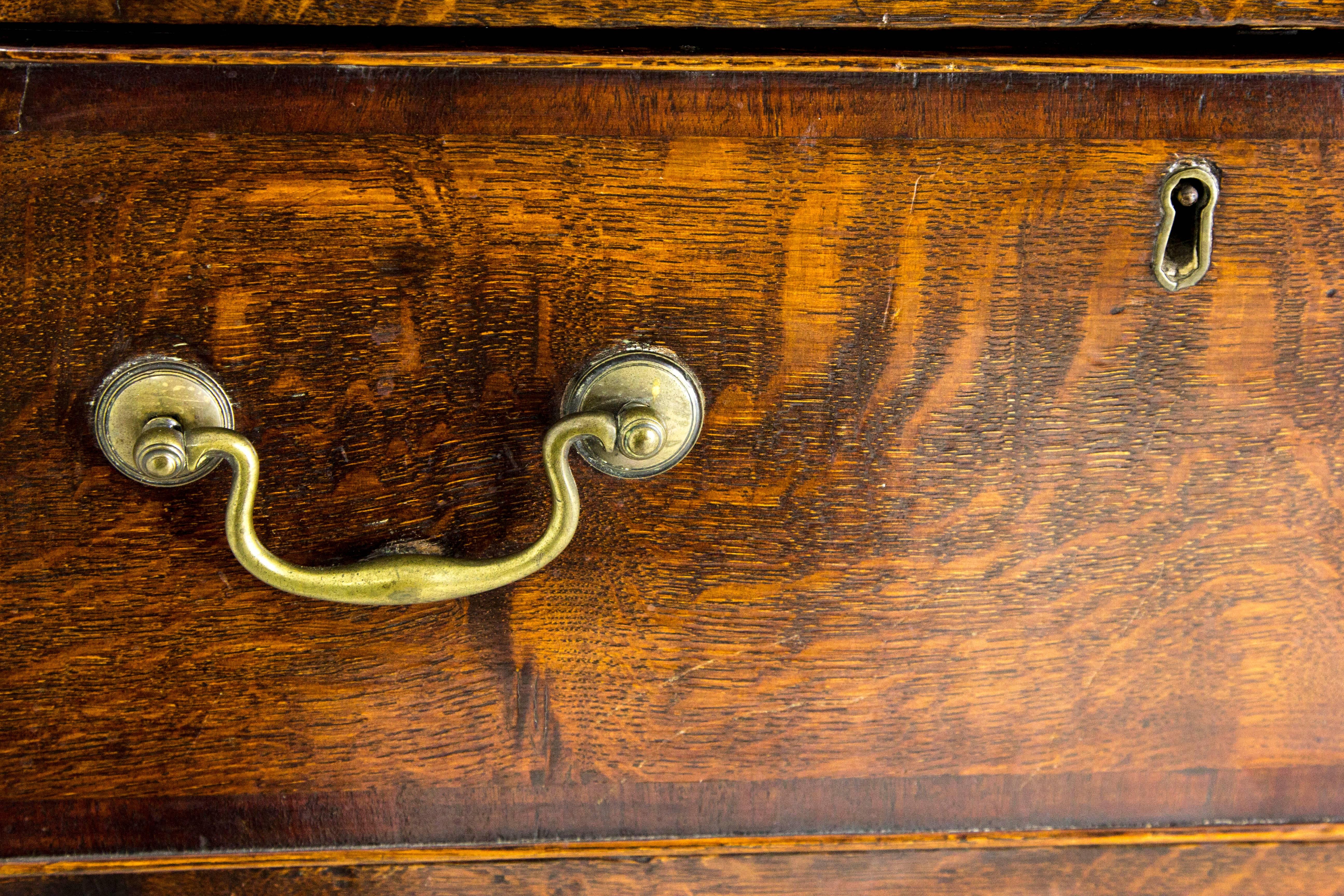 B613 Antique English 18th Century Oak Welsh Dresser with Three-Shelve Plate Rack 4