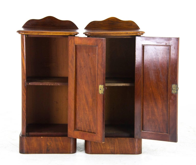 solid wood bedroom furniture scotland antique mahogany nightstands bedsides chests scotland 1870 at 1stdibs solid wood bedroom furniture scotland antique mahogany nightstands bedsides chests scotland 1870 at 1stdibs