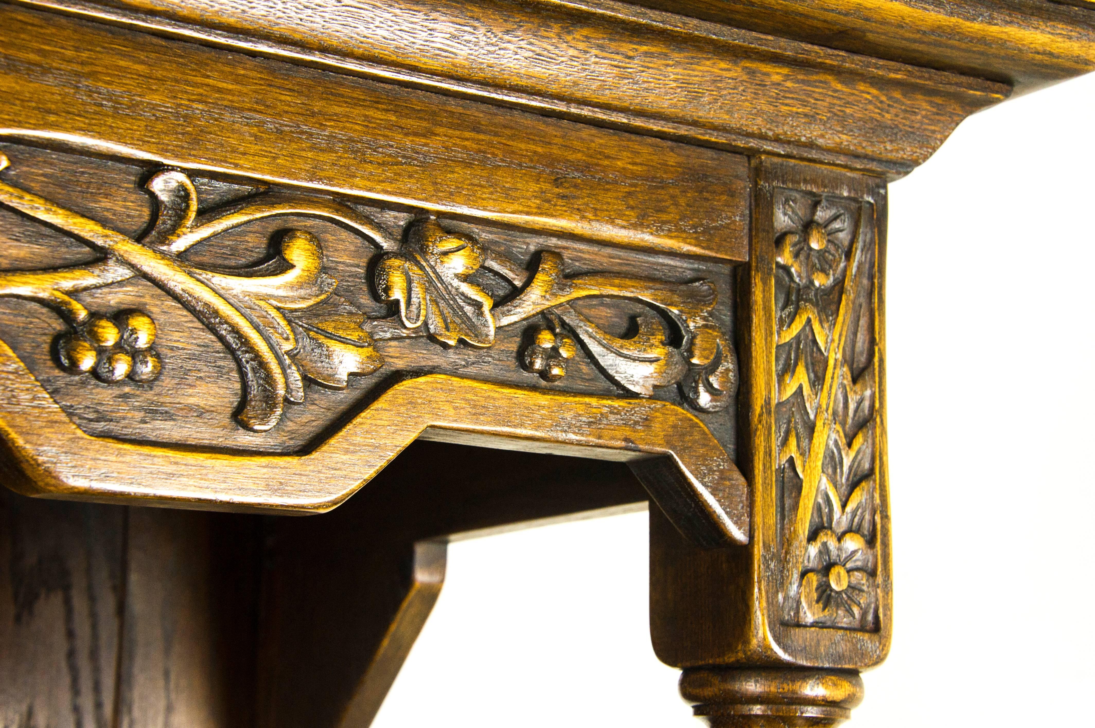 Mid-20th Century Oak Court Cupboard Carved Oak Sideboard Krug and Sons, Canada, 1950s