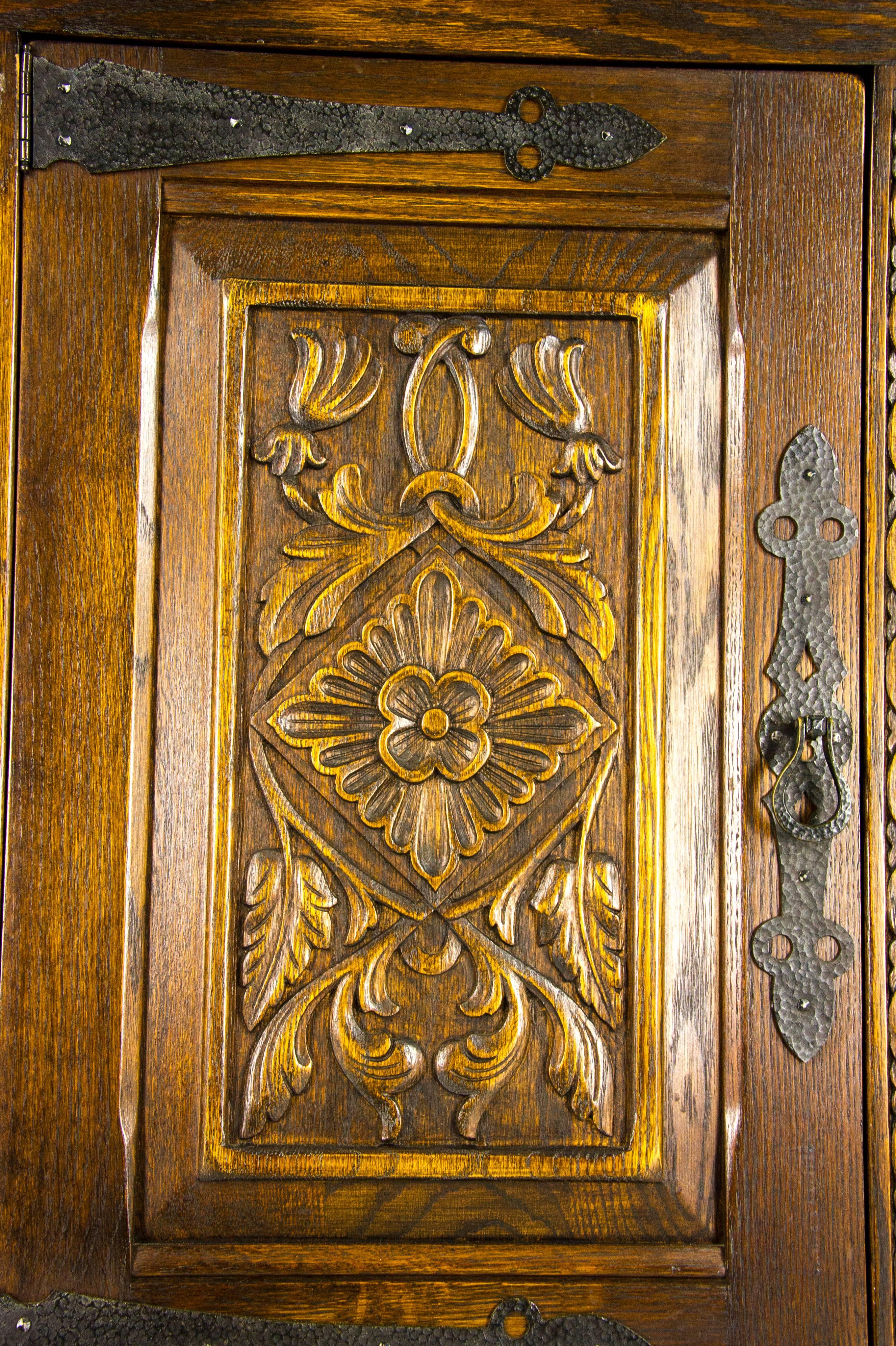 Hand-Carved Oak Court Cupboard Carved Oak Sideboard Krug and Sons, Canada, 1950s