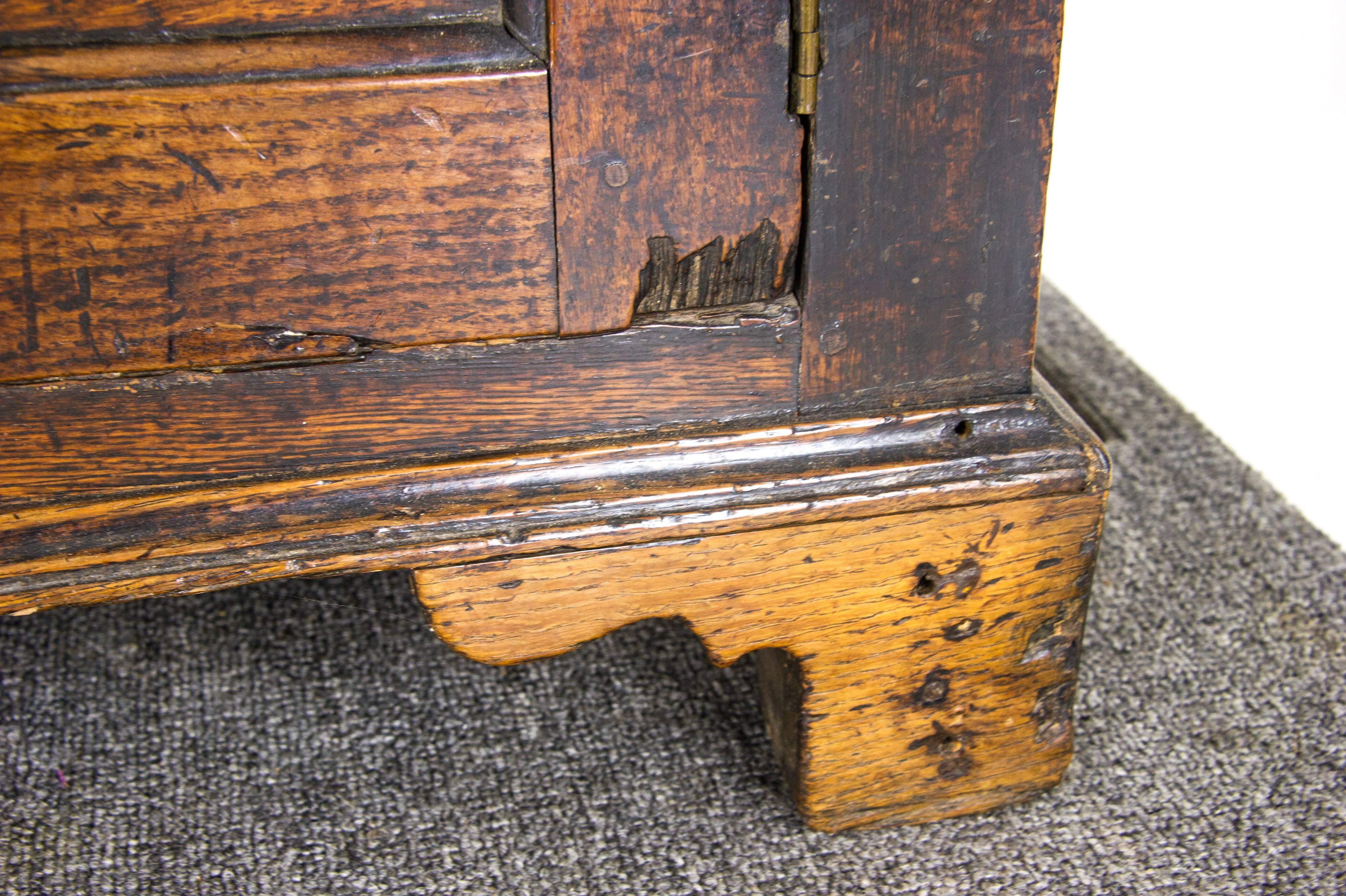 Mid-18th Century Antique Oak Sideboard Oak Dresser England, 18th Century