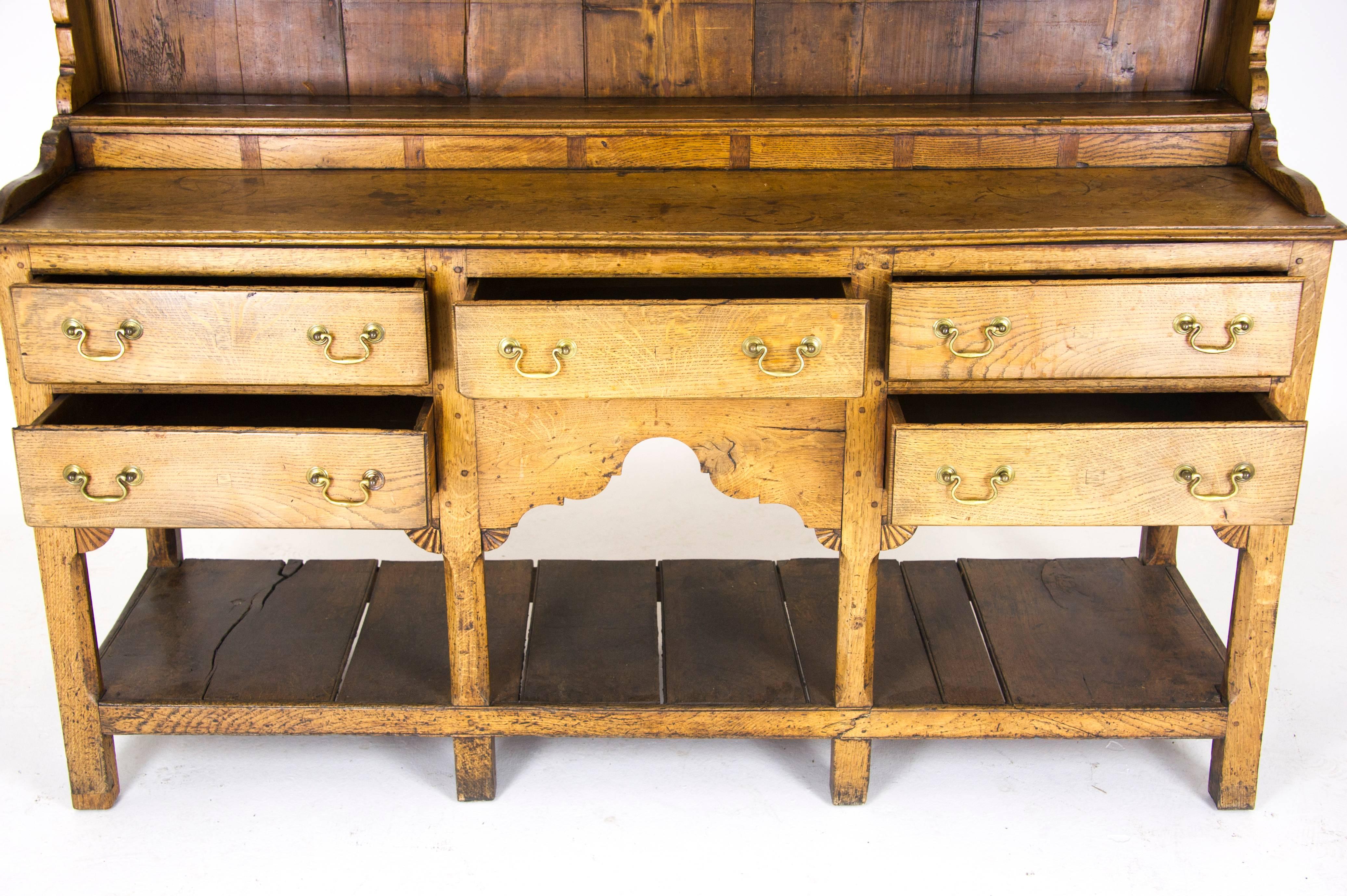 Welsh Dresser, Antique Furniture Sideboard, Antique Welsh Dresser, Scotland, B925 In Good Condition In Vancouver, BC