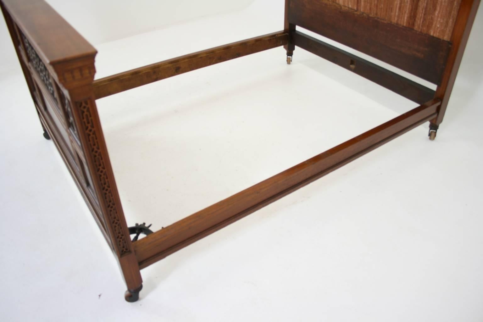 1880s Victorian Fretted Walnut Padded-Back Queen Bed and Rails  In Excellent Condition In Vancouver, BC