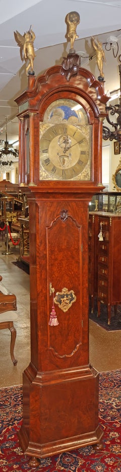 Reloj de pie holandés del siglo XVIII de Klaas Troost, de madera de nogal con nudos