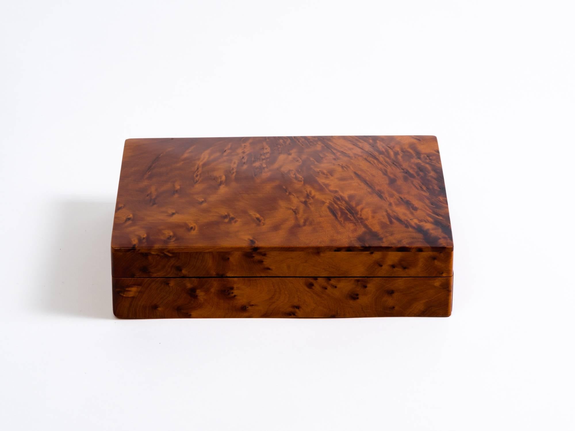 Italian Art Deco Burl Wood Cigar Box In Excellent Condition In New York, NY