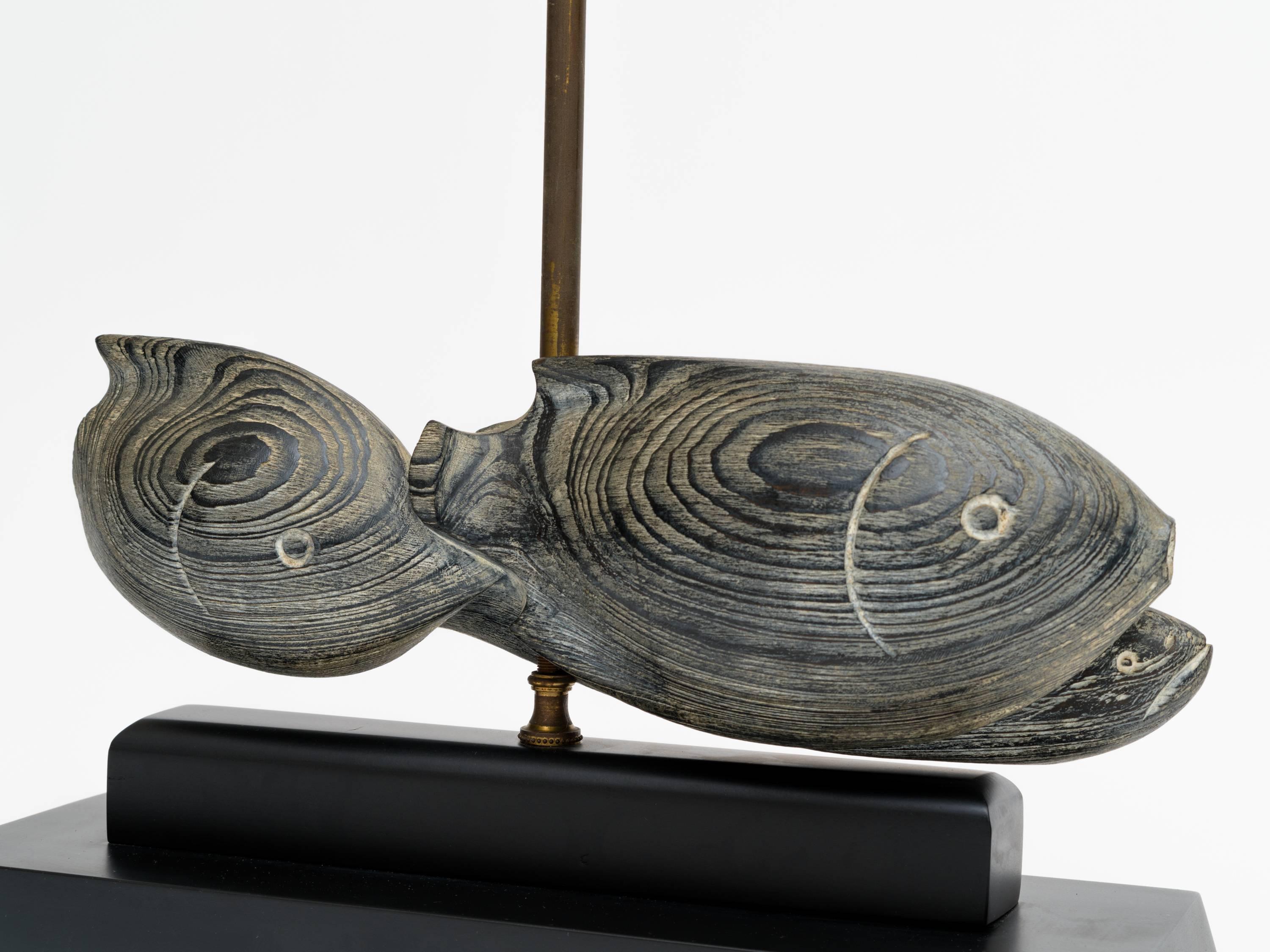 Américain Lampes sculptées de poissons cérusés avec bases à plateforme en vente