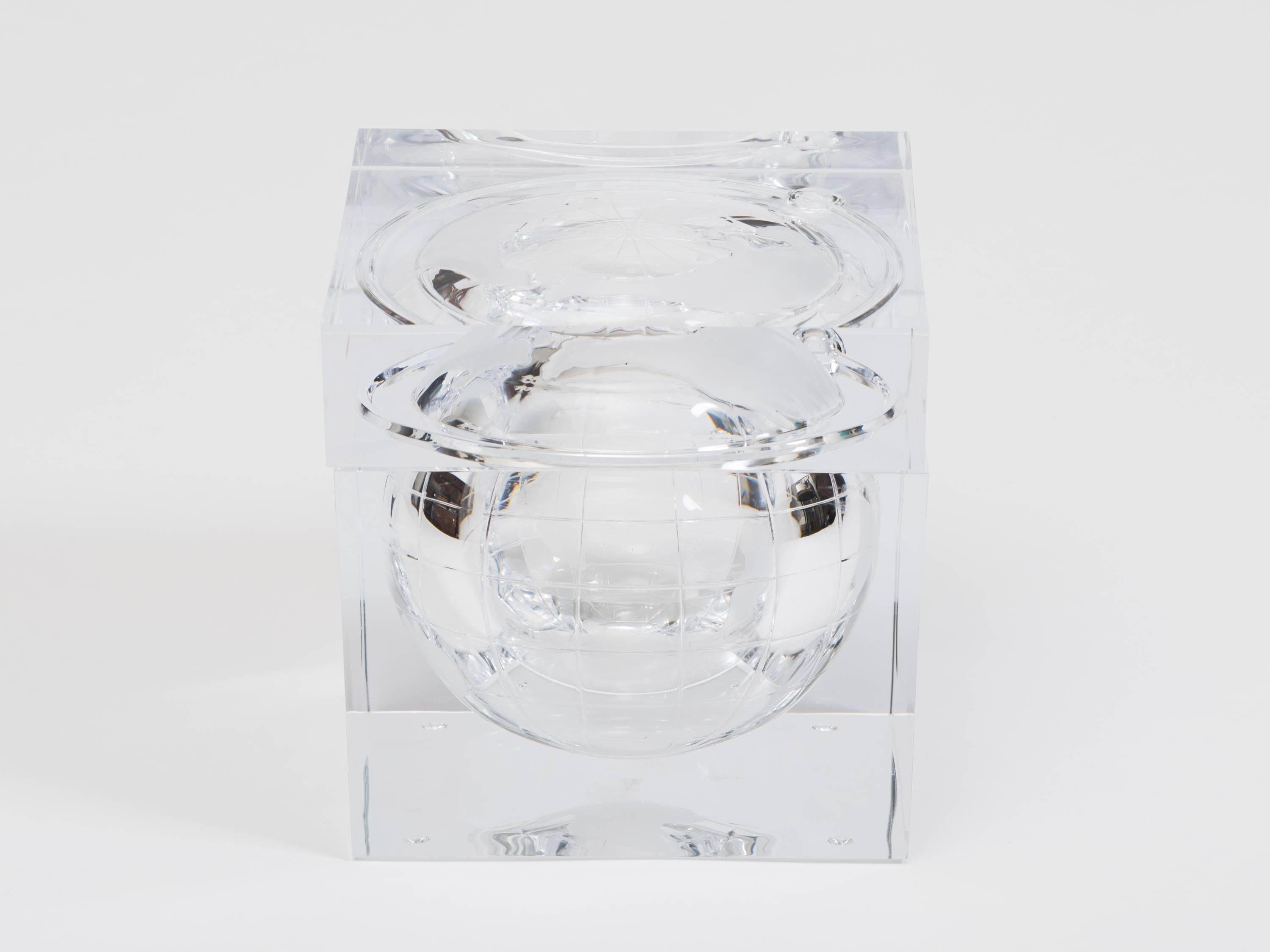 1970s Lucite Globe Ice Bucket In Excellent Condition In New York, NY
