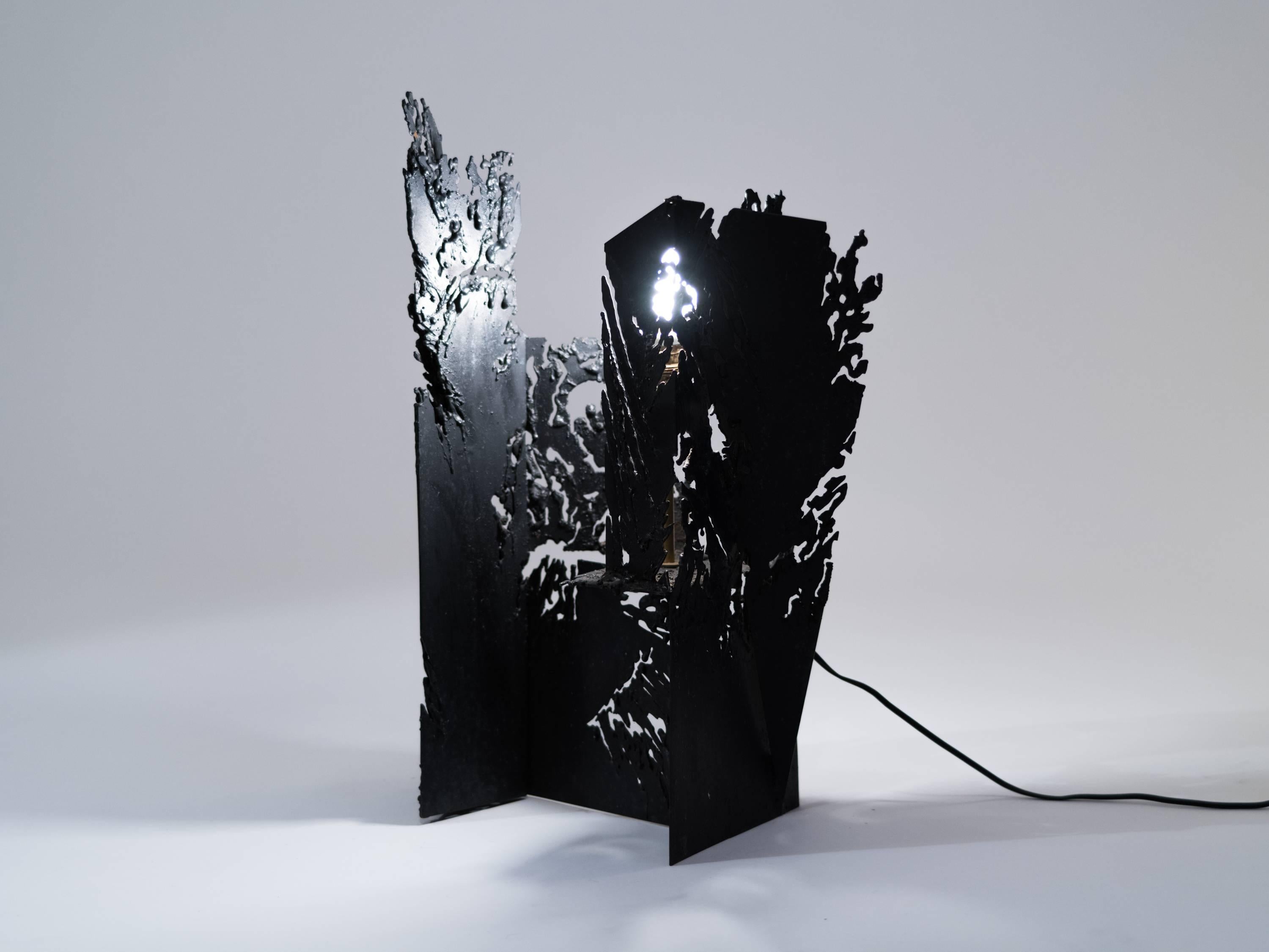 Italian Brutalist Torch Cut Iron Seaweed Sculpture Lamp For Sale 2