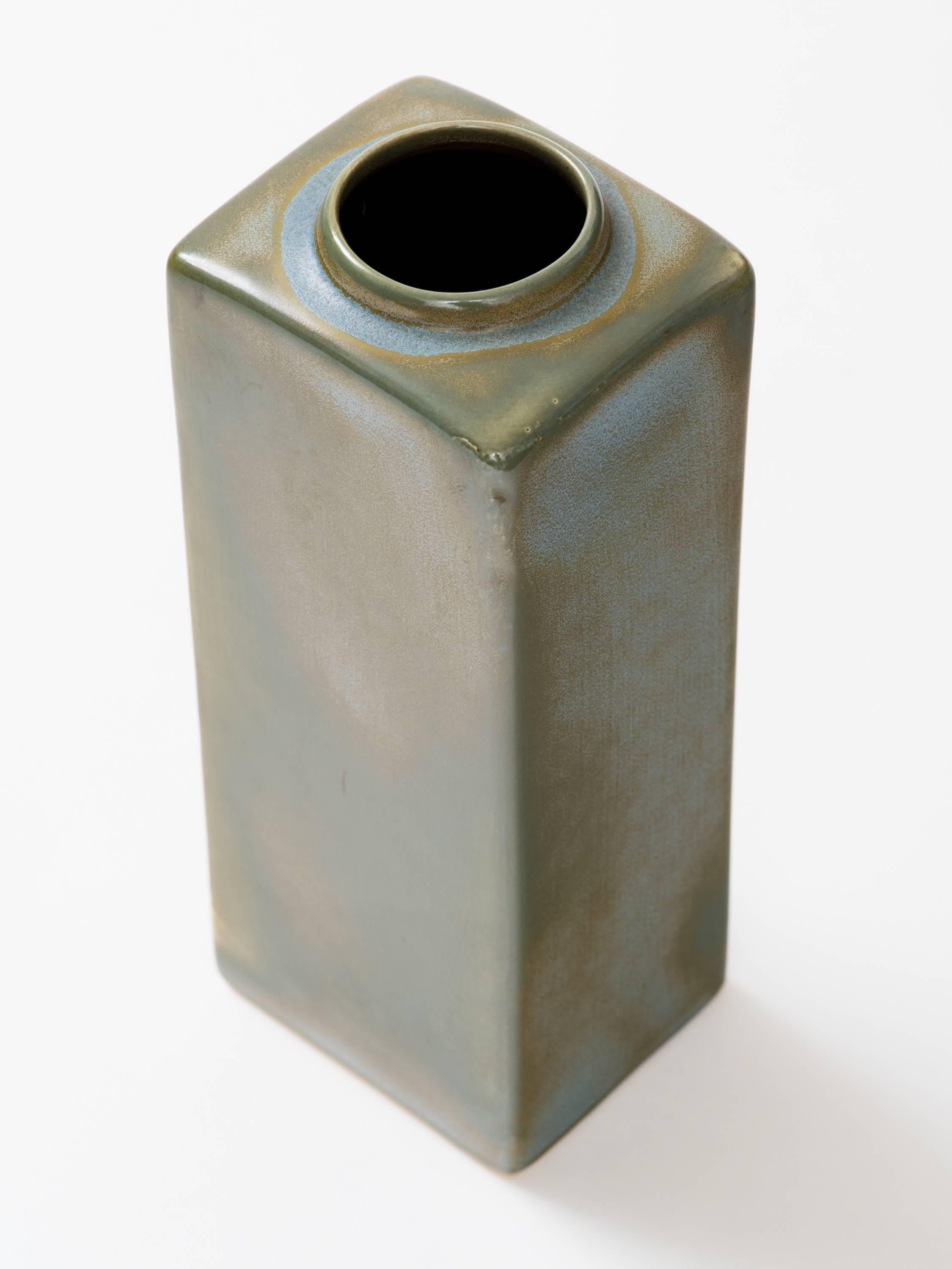 Eduardo Vega Mid-Century Modernist Ceramic Vase In Excellent Condition In New York, NY