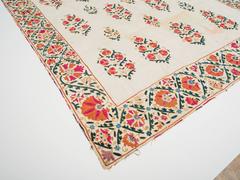 Arazzo Suzani ricamato in seta dell'Uzbekistan del XIX secolo