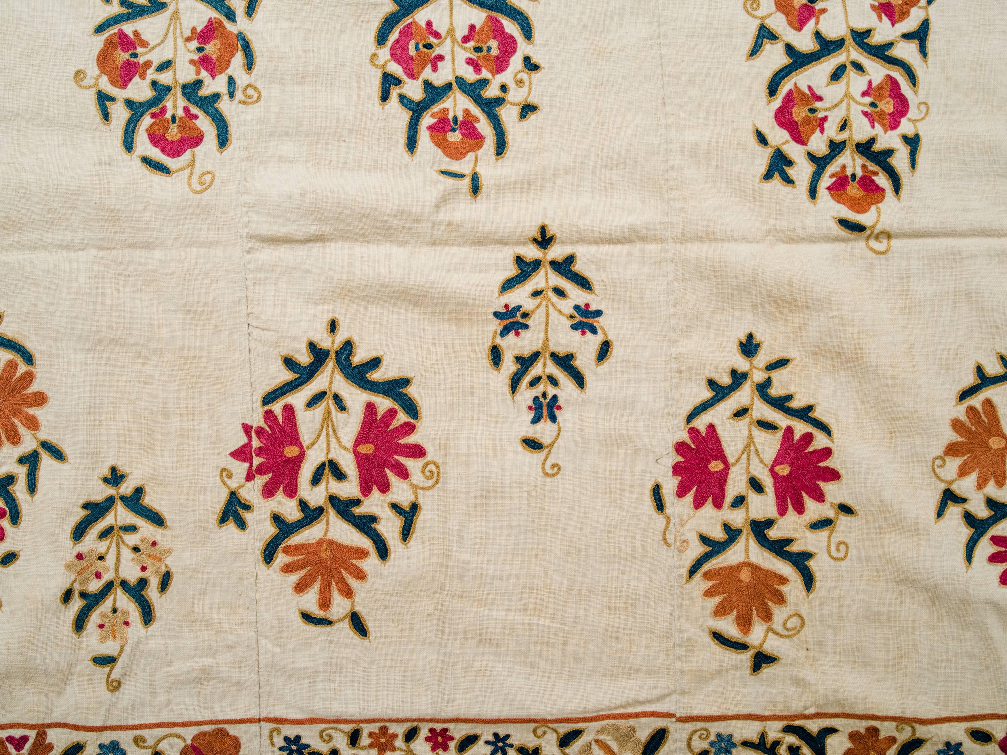 Linen 19th Century Uzbek Silk Embroidered Suzani Tapestry For Sale