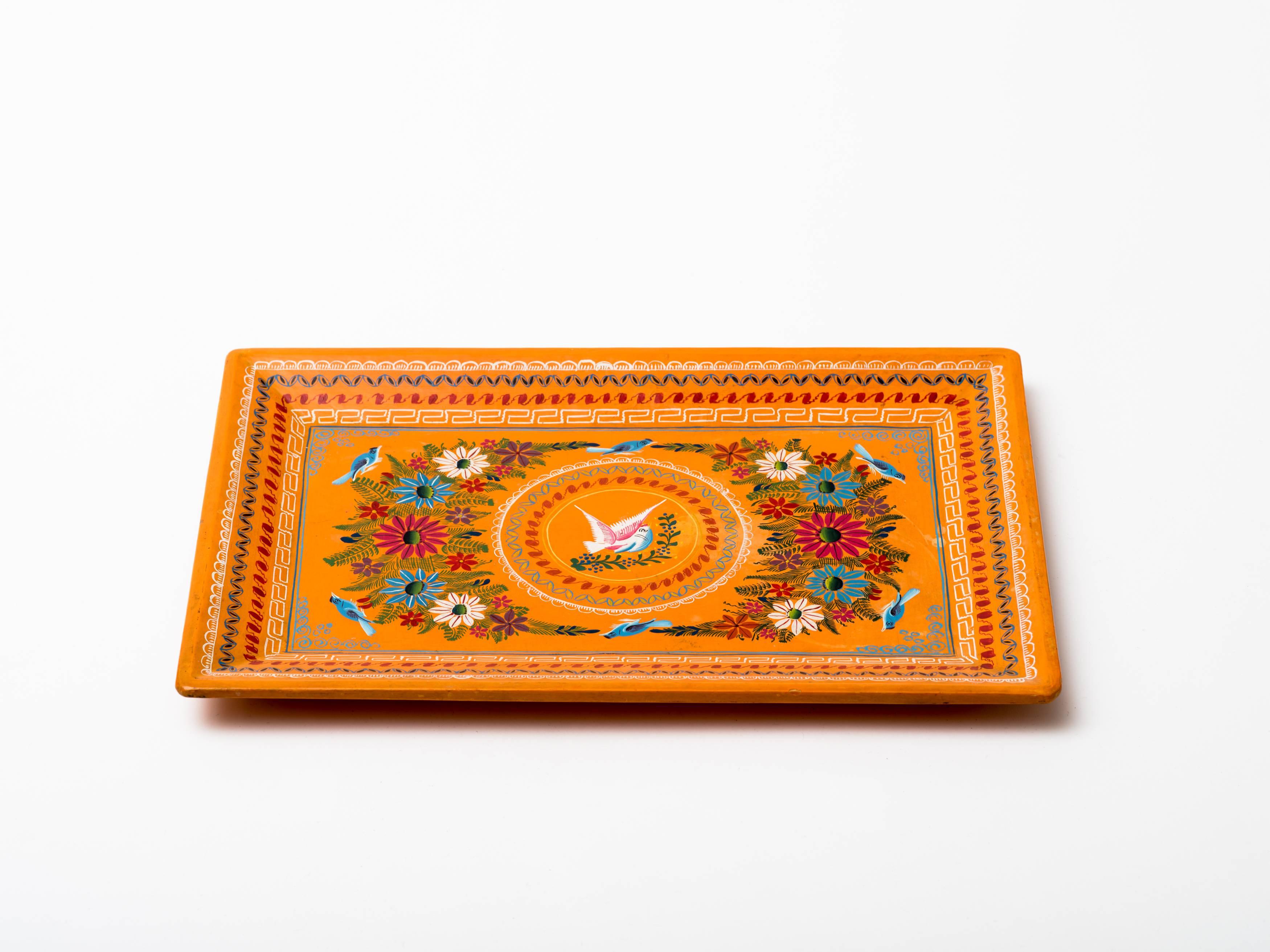 Mexican Olinala Lacquered Wooden Serving Tray In Good Condition In New York, NY