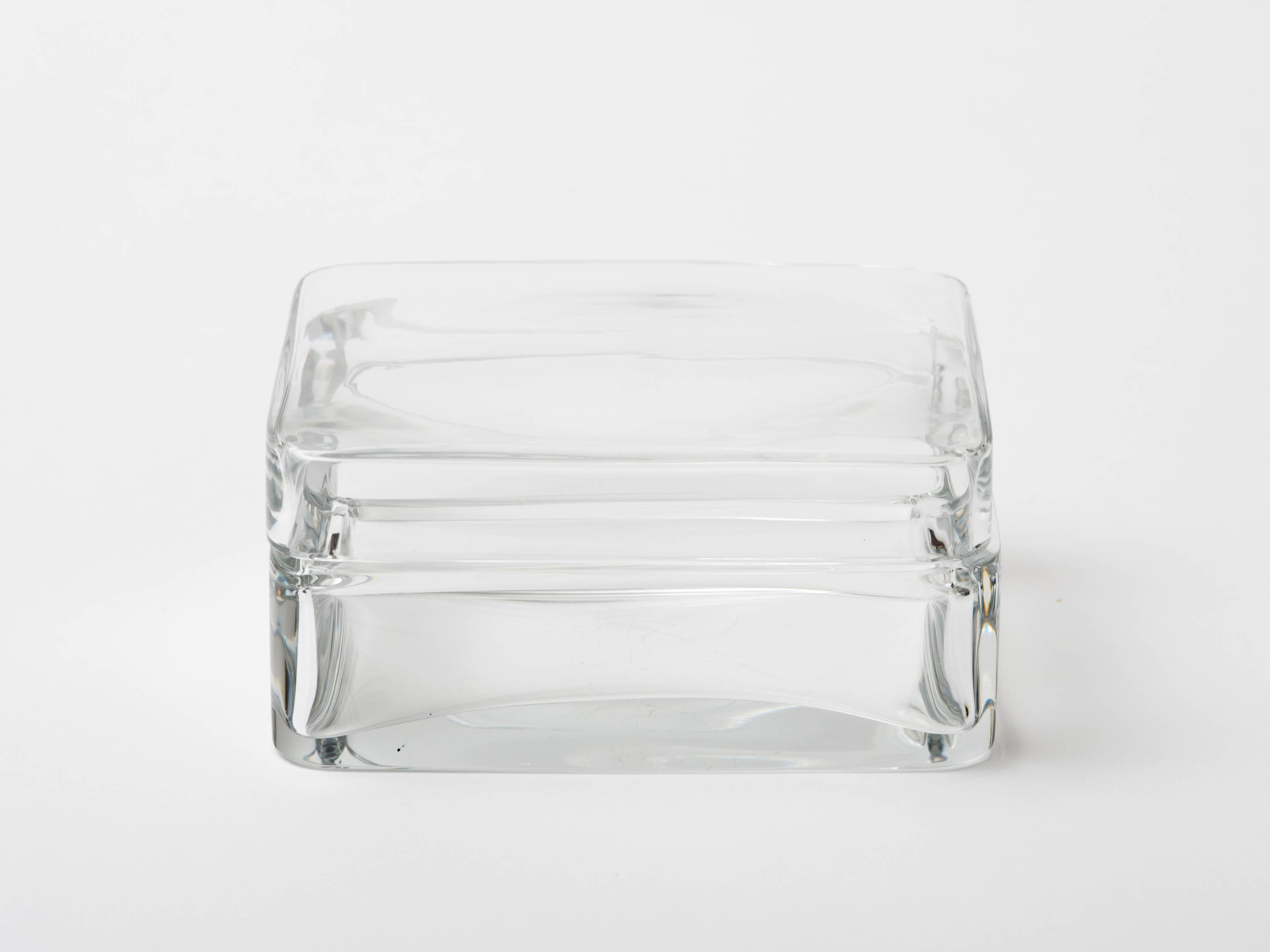 Baccarat crystal jewelry box with lid and rounded edges, France, circa 1970s.