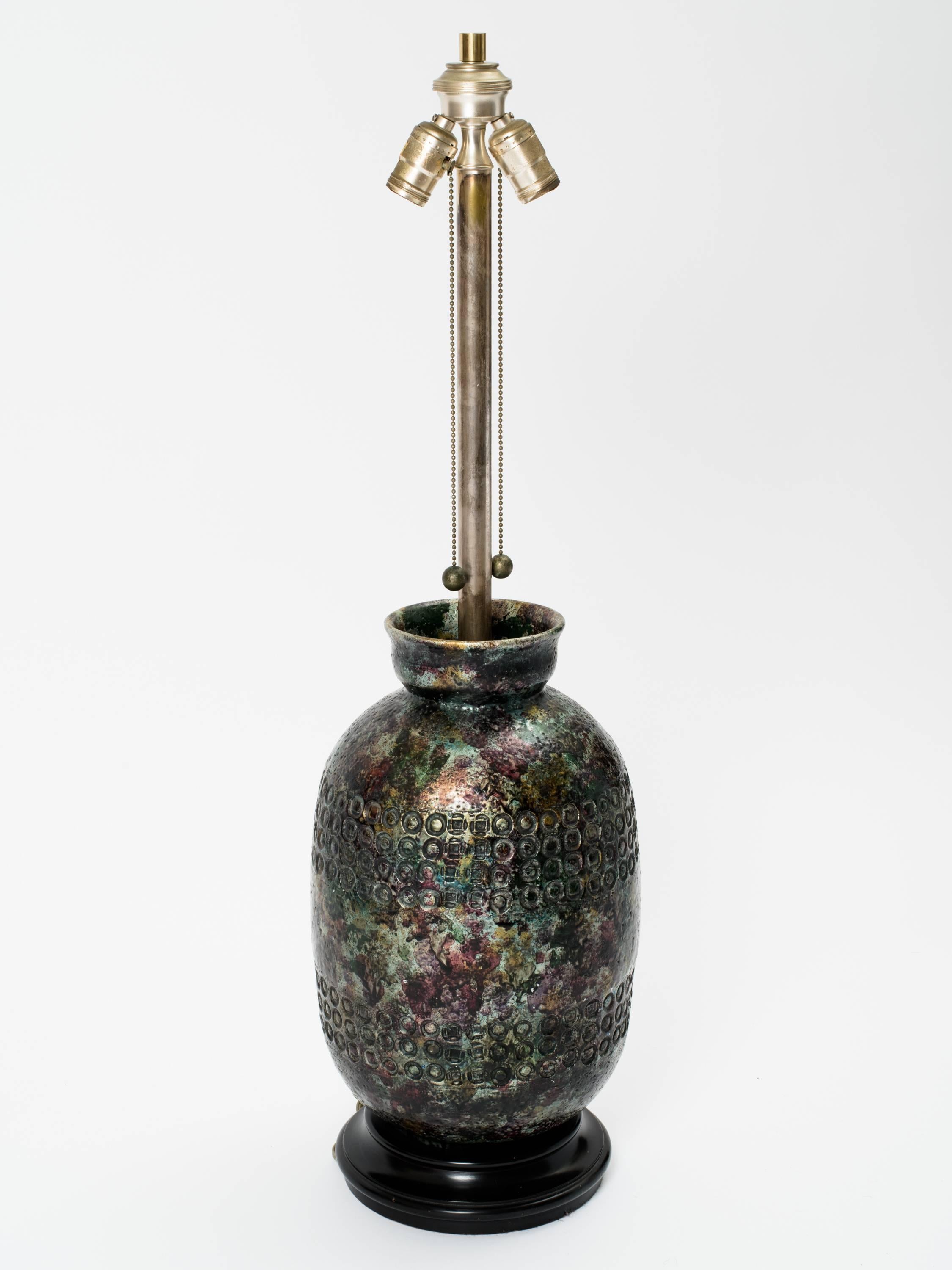 Monumentale lampe italienne des années 1950 en céramique métallisée à glaçure pour bijoux en vente 2