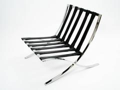 Italienischer Stuhl im Barcelona-Stil und Ottomane-Rahmen