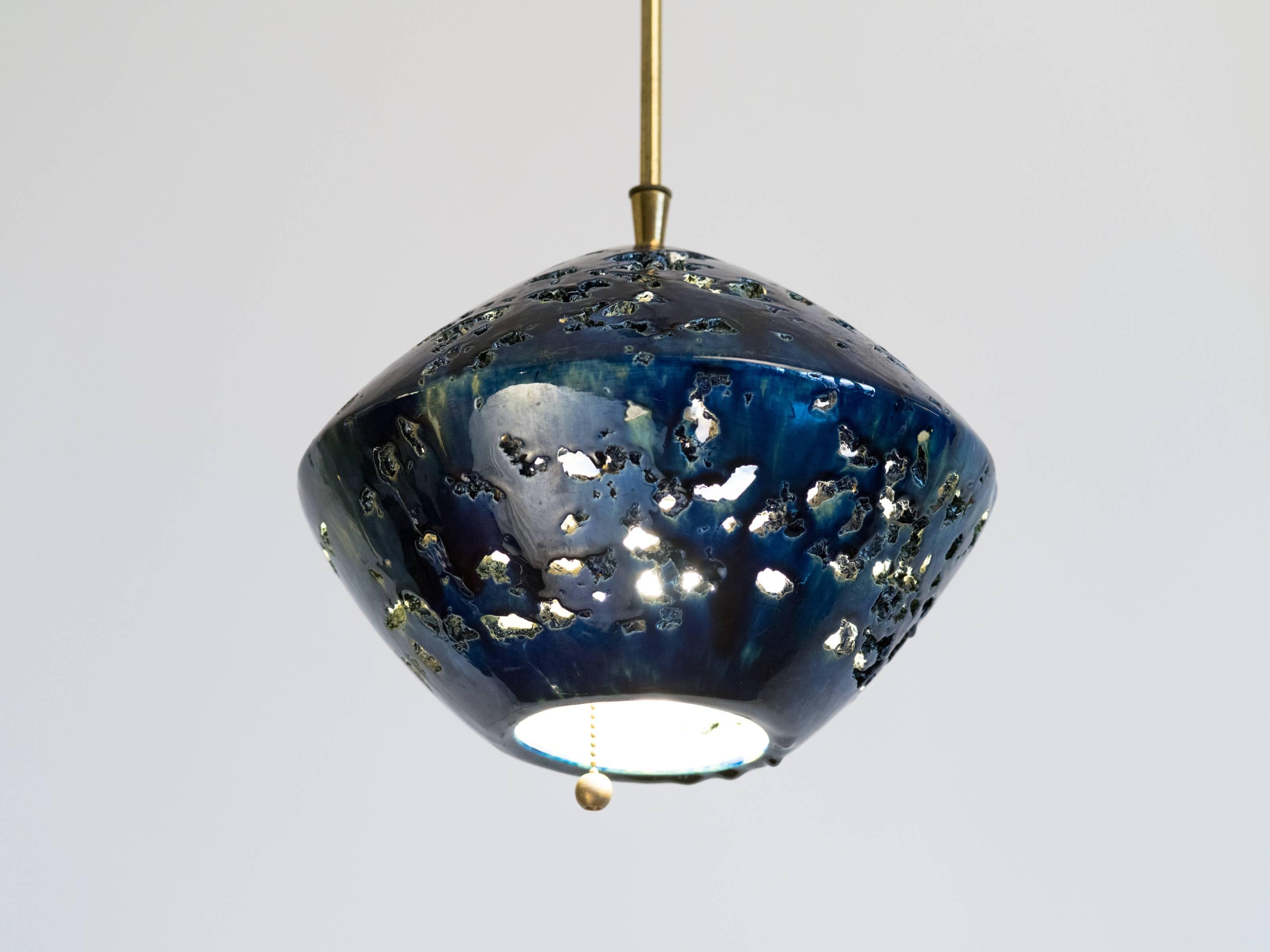 Italian 1960s Indigo Ceramic Sphere Chandelier In Good Condition For Sale In New York, NY
