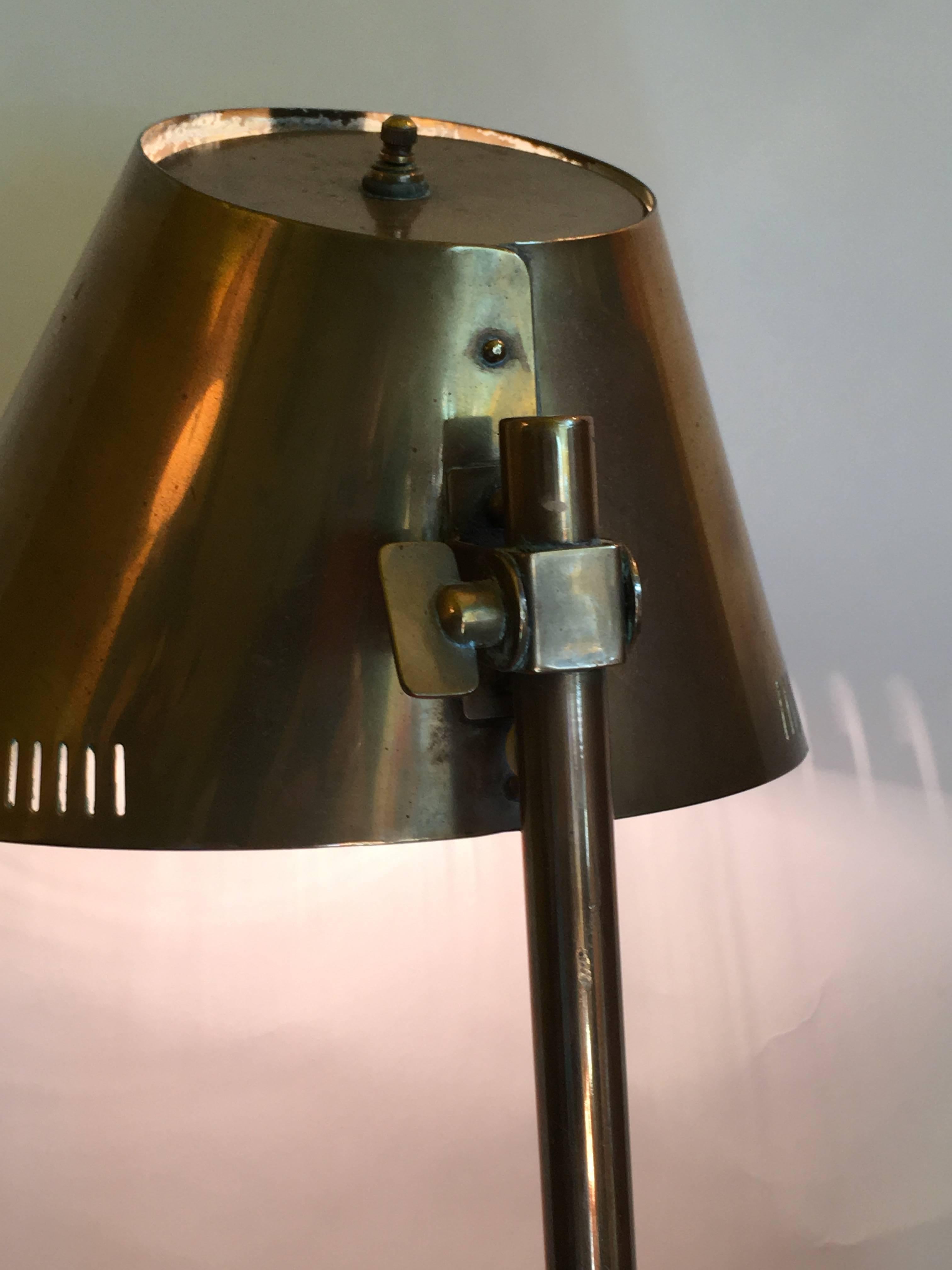 Scandinavian Modern Paavo Tynell All Brass Desk Lamp, Model 9227, Taito, Finland, circa 1958 For Sale