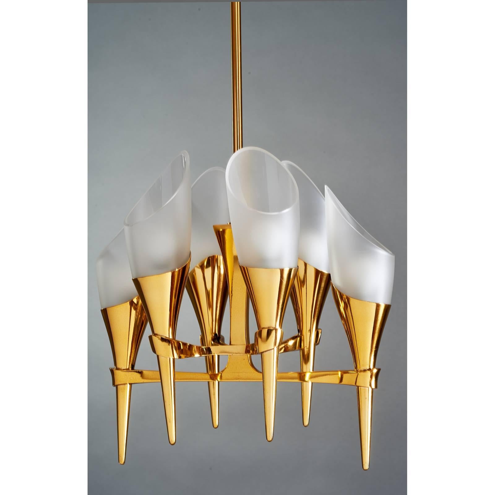 Elegant Max Ingrand Chandelier﻿ for Fontana Arte, circa 1960 In Good Condition For Sale In New York, NY