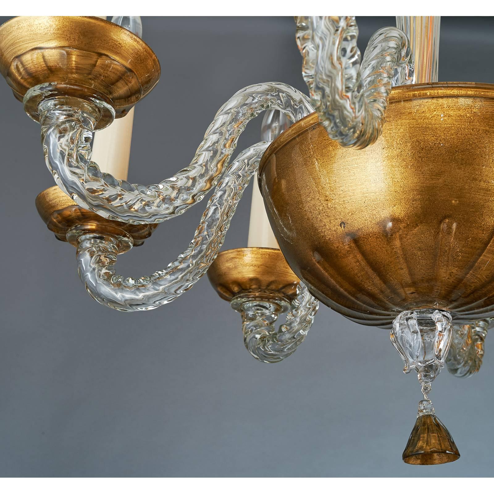Paolo Venini (1895-1959)
An exquisite eight branch Murano chandelier in 