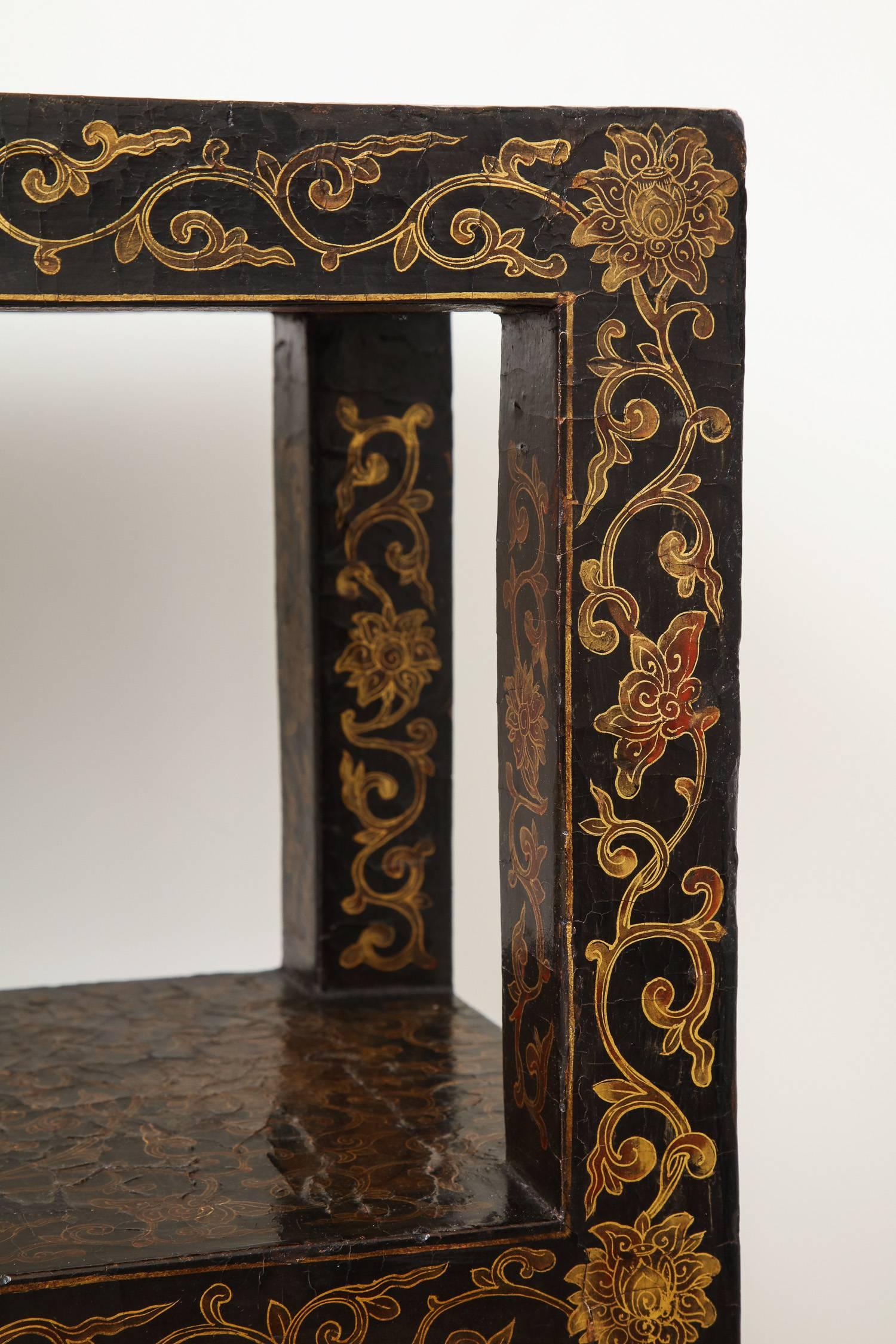 Rare 18th Century Chinese Gilt-Decorated Lacquer Bookshelf In Excellent Condition In New York, NY
