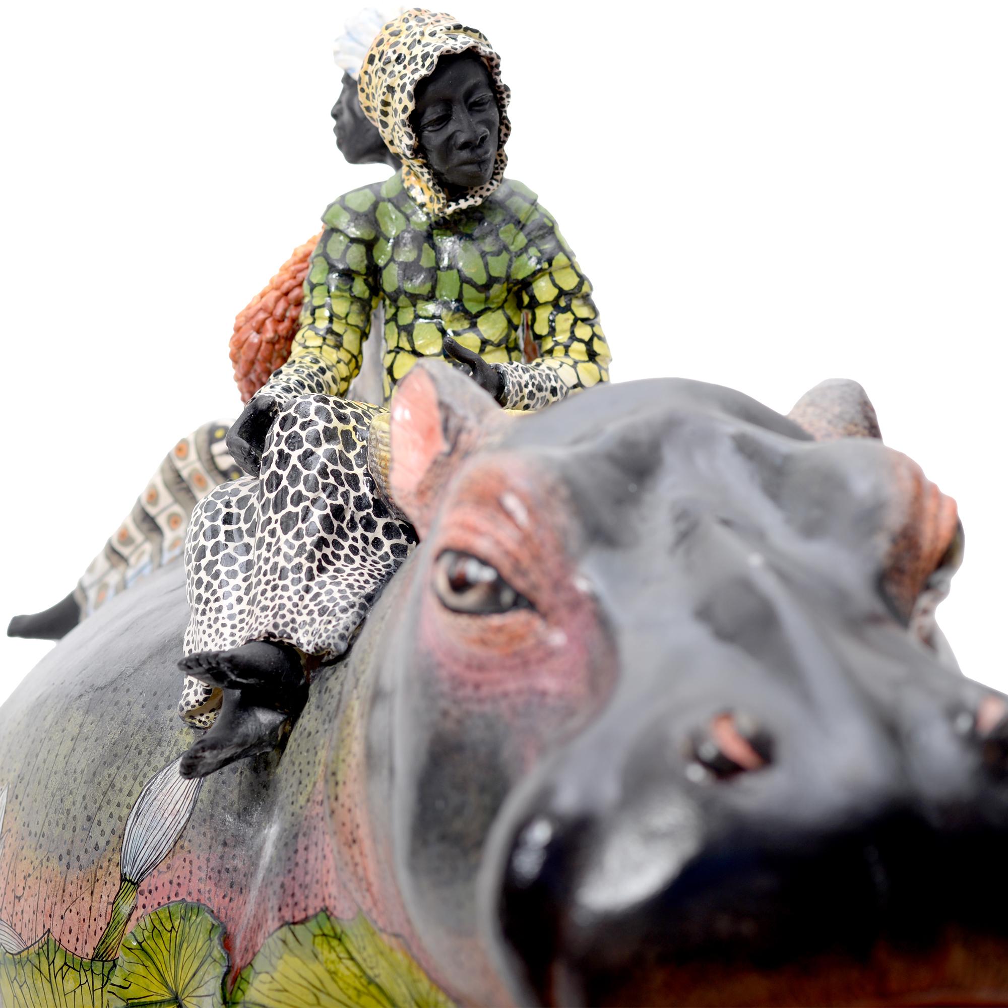 Scultura a cavaliere con ippopotamo e ninfee, realizzata a mano in Sudafrica In condizioni Nuovo in vendita a North Miami, FL