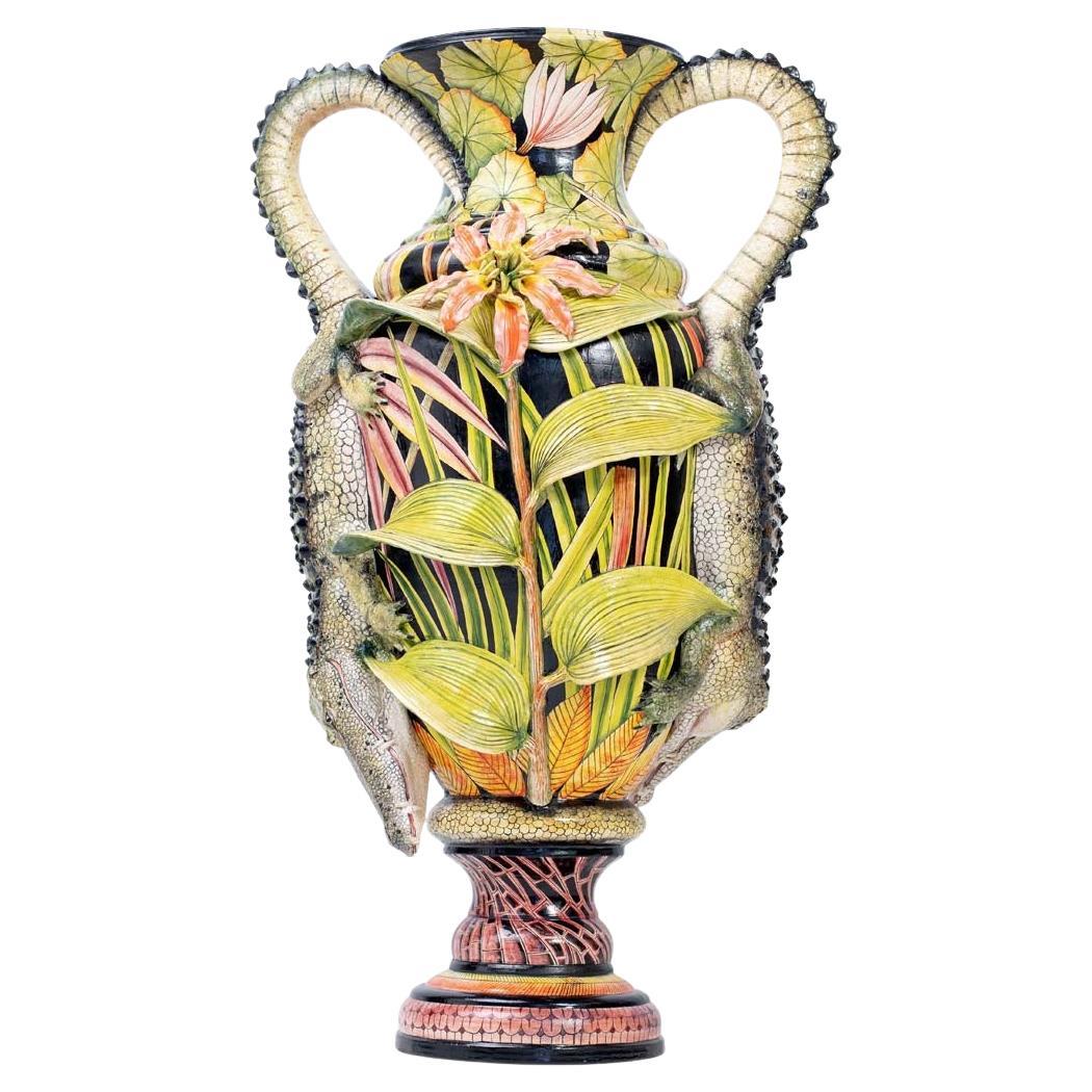 Vaso di coccodrillo scolpito, realizzato a mano in Sudafrica in vendita