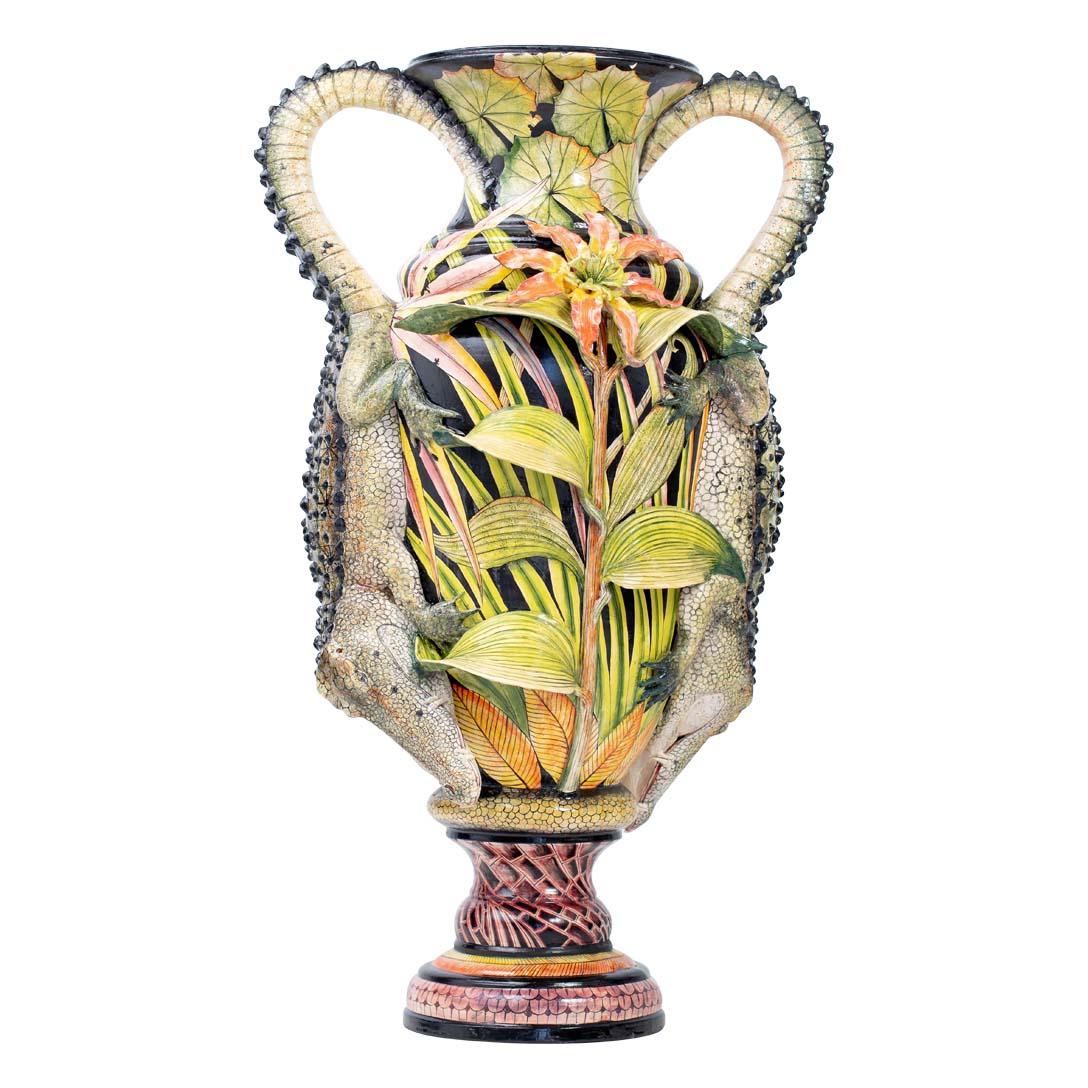 Cotto in fornace Vaso di coccodrillo scolpito, realizzato a mano in Sudafrica in vendita