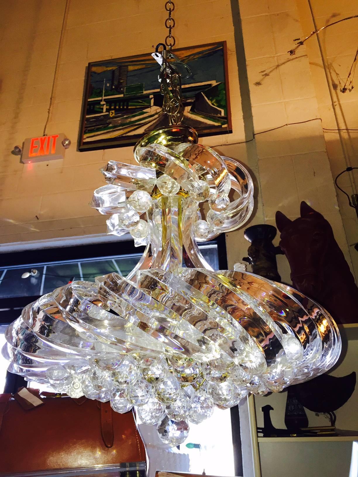 North American Sculptural Lucite and Brass Twisted Mid-Century Chandelier 