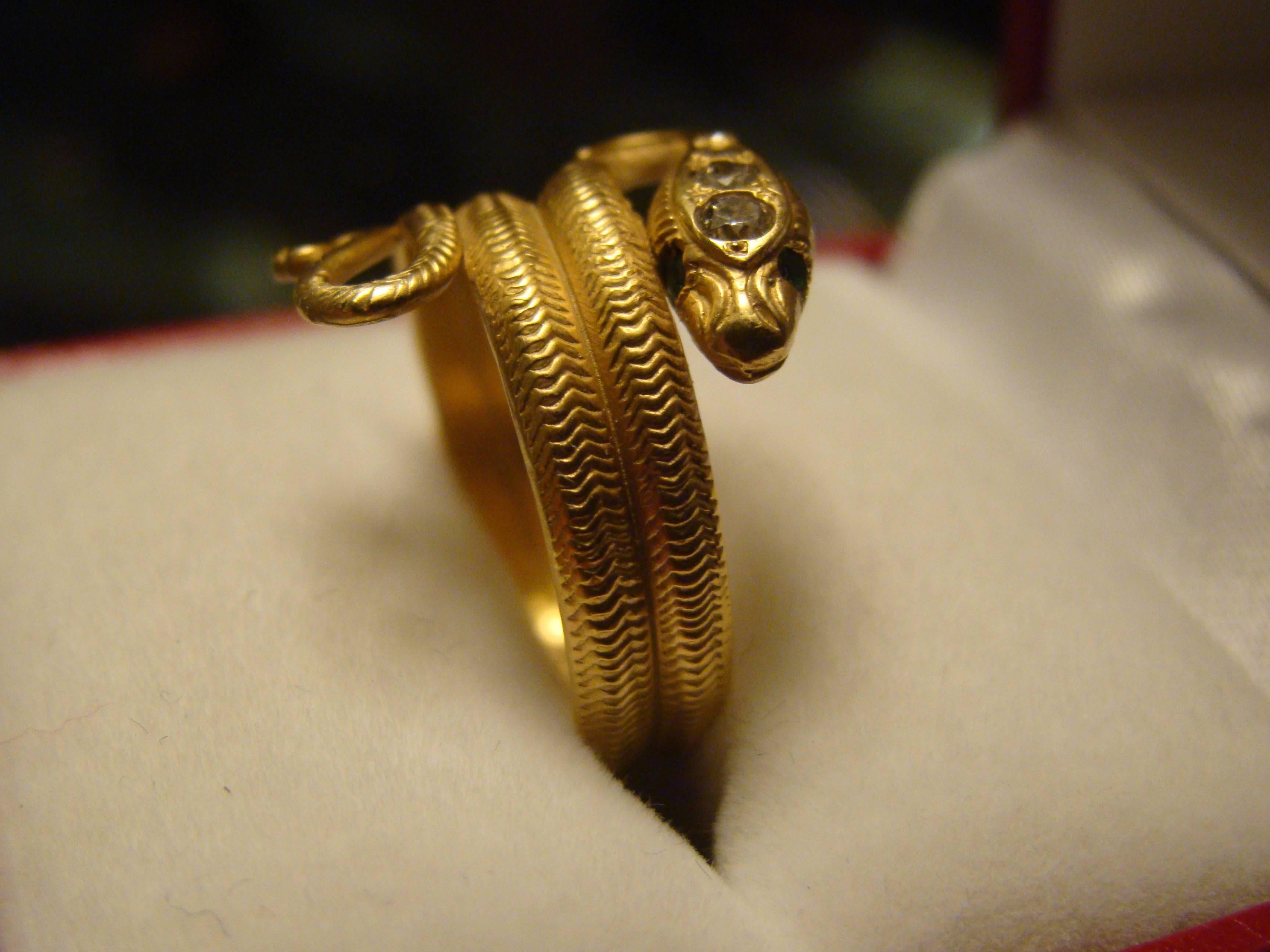 18kt Gold Antique Snake Ring with Diamonds and Emerald Eyes 2