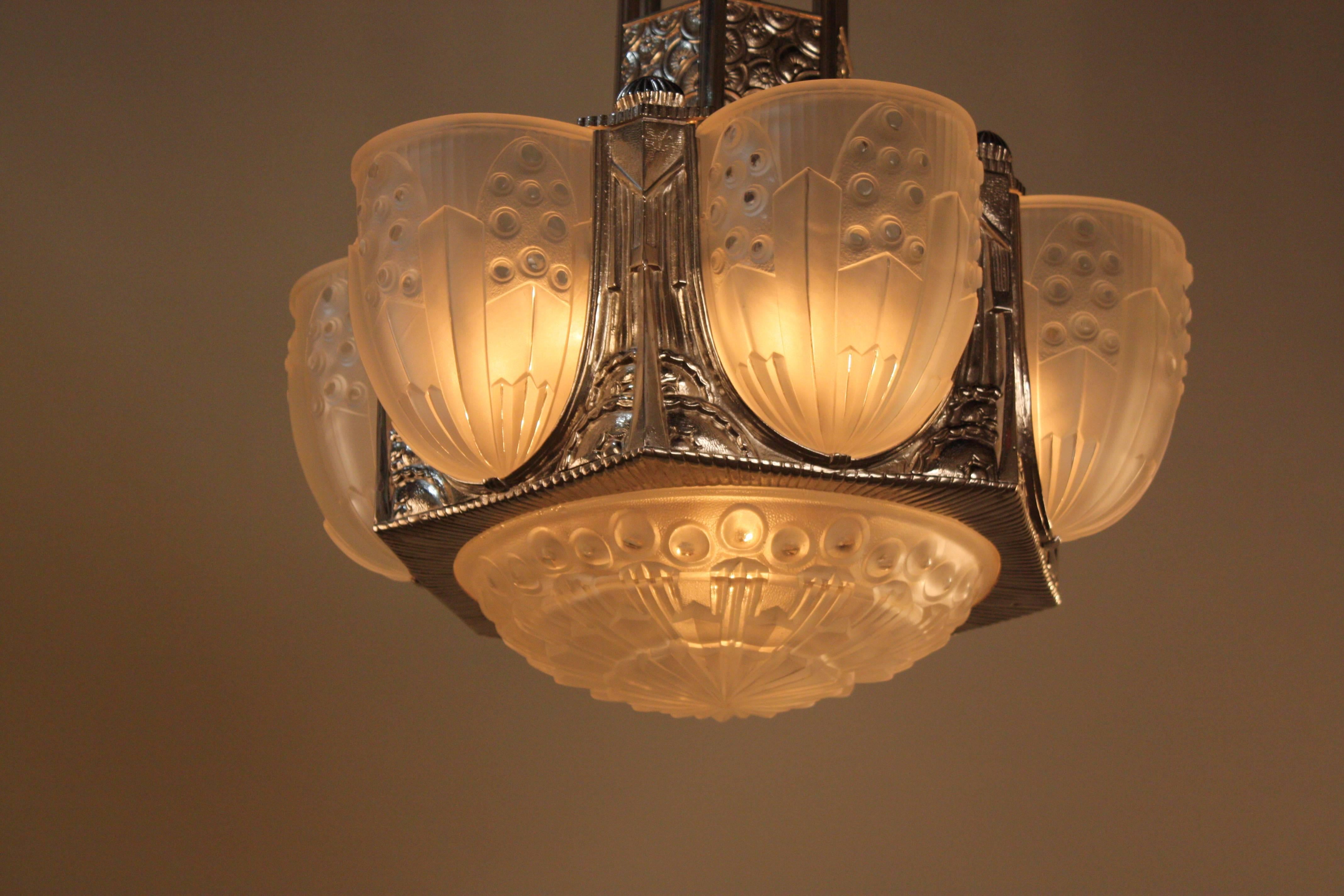 Stunning rare French Art Deco chandelier by 