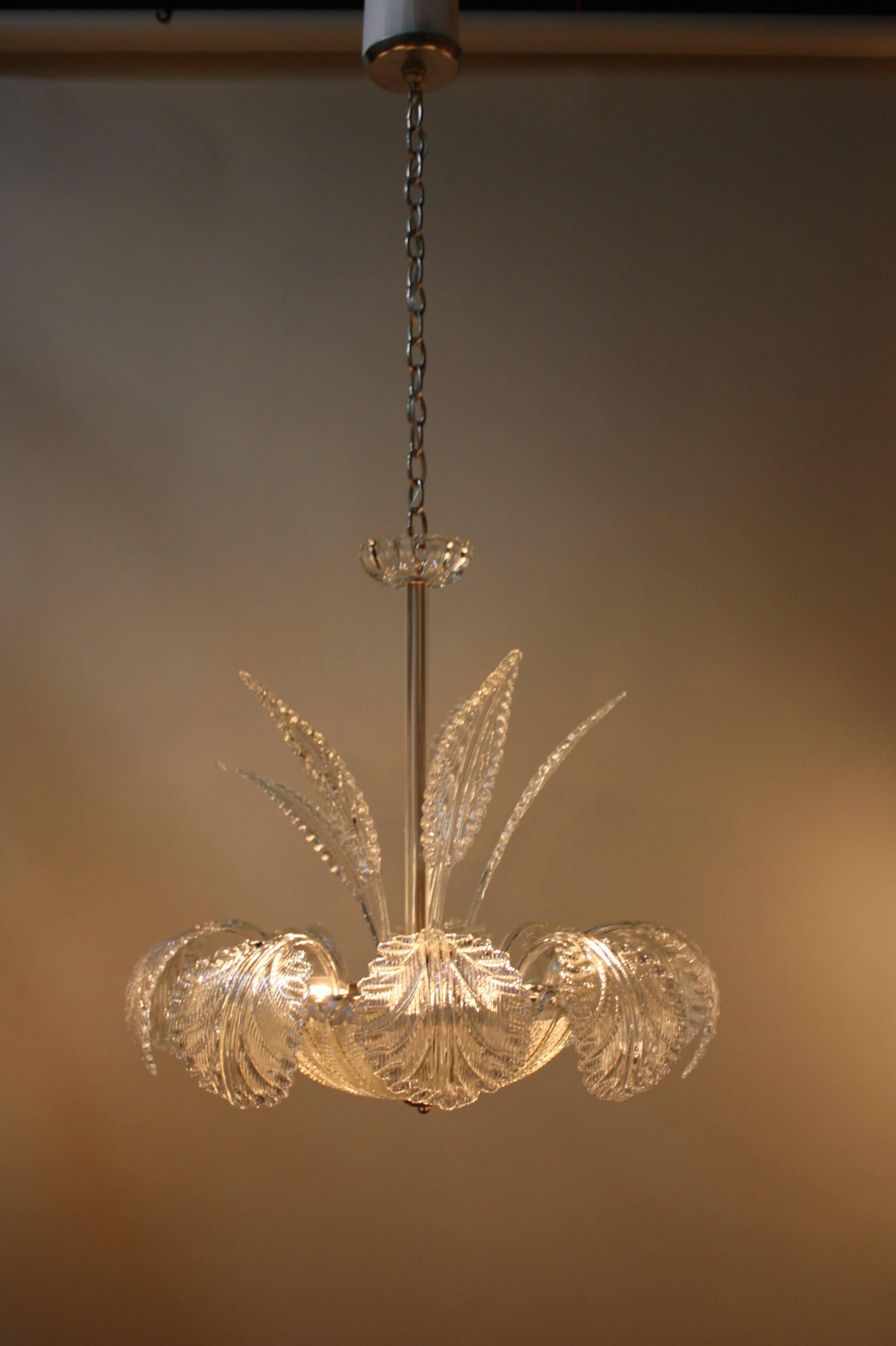 Exquisite handblown Murano glass chandelier by Barovier & Toso.
This chandelier is 25