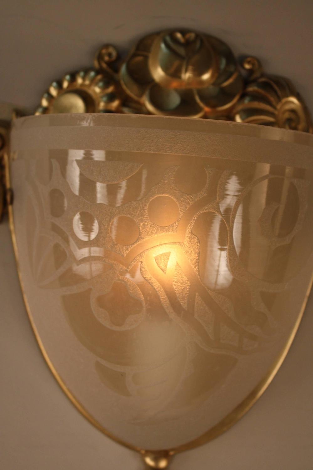 Pair of French Art Deco Etched Glass Wall Sconces by A. B. et Cie at 1stdibs