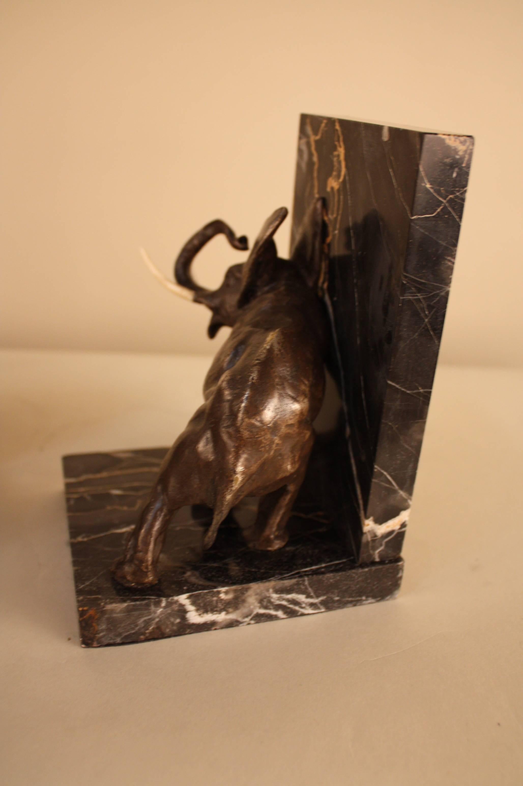 Mid-20th Century Pair of French Art Deco Bronze Elephant Bookends