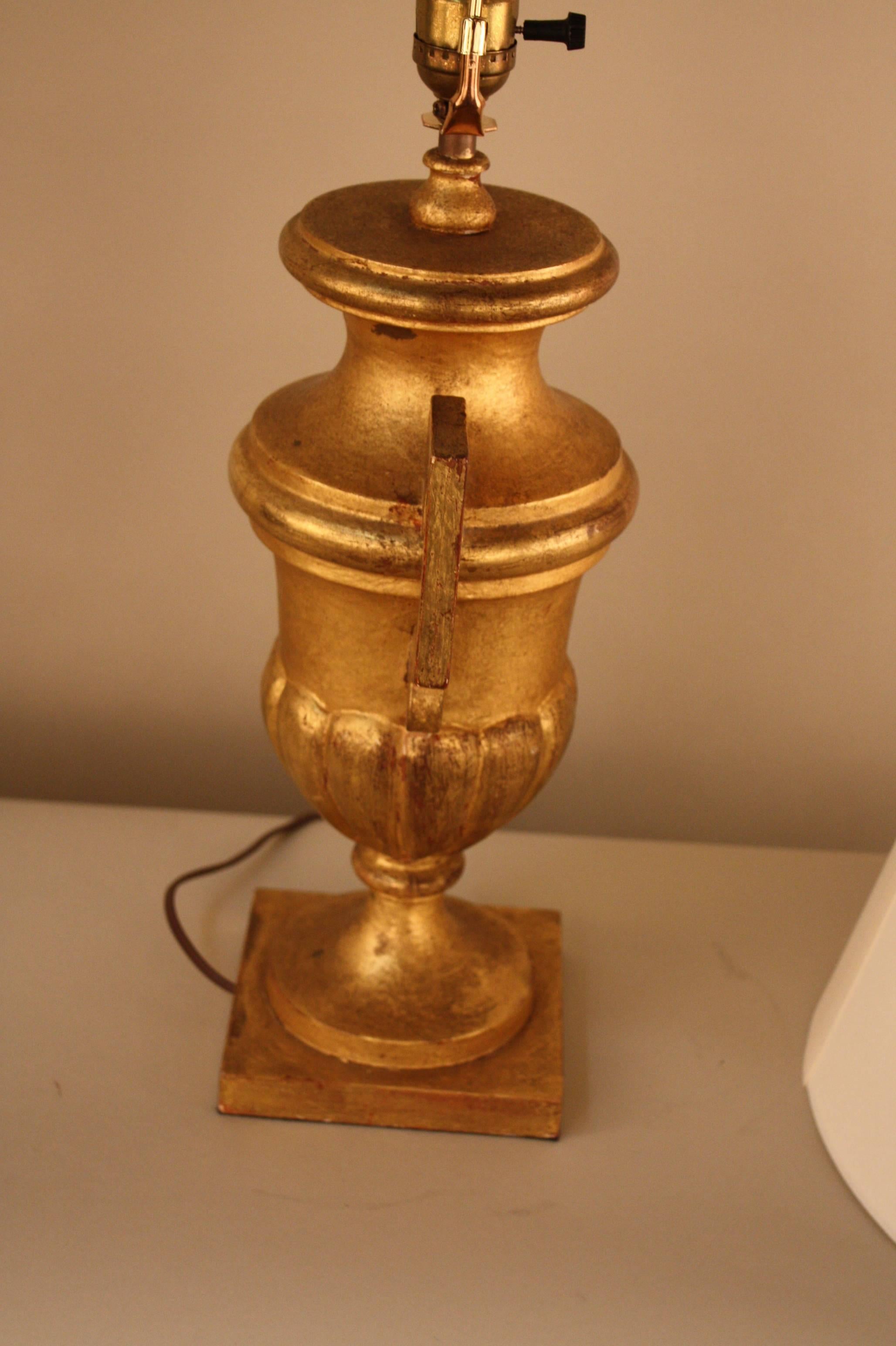 Elegant Neoclassical Giltwood Table Lamp 3