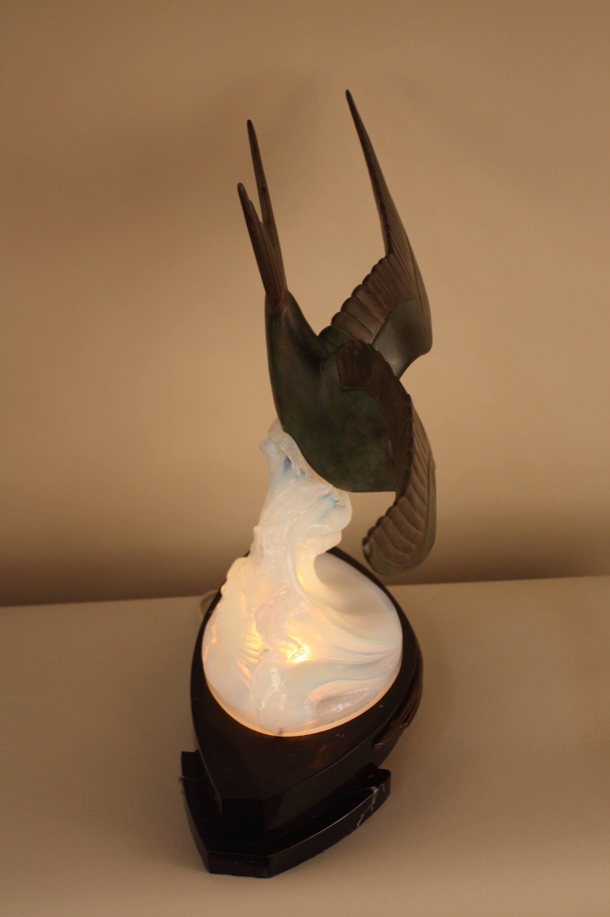 Mid-20th Century Art Deco Opaline Glass Table Lamp with Flying Bird in Motion by Ezan