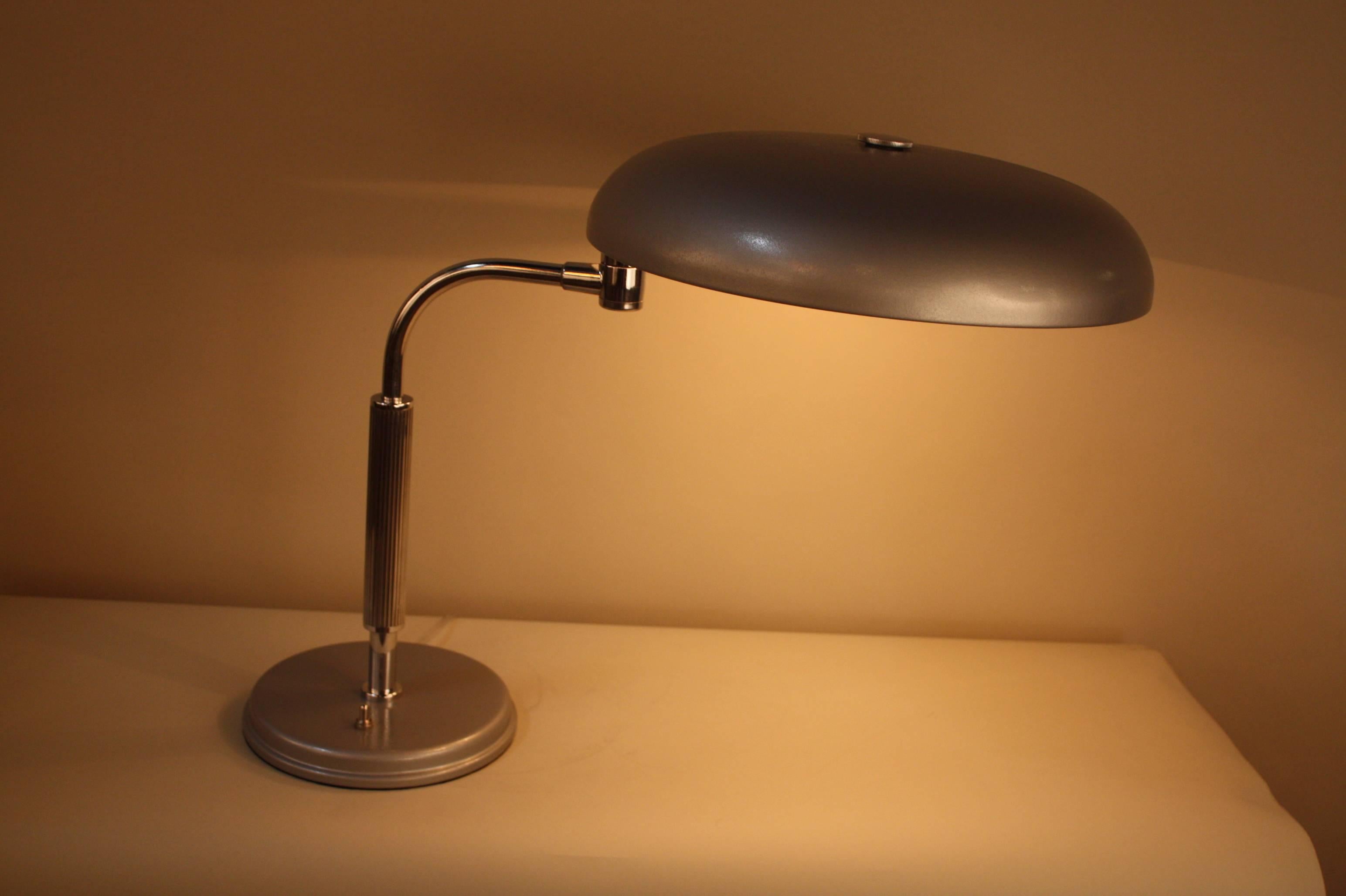 Mid-Century Flying Saucer Desk Lamp In Good Condition In Fairfax, VA