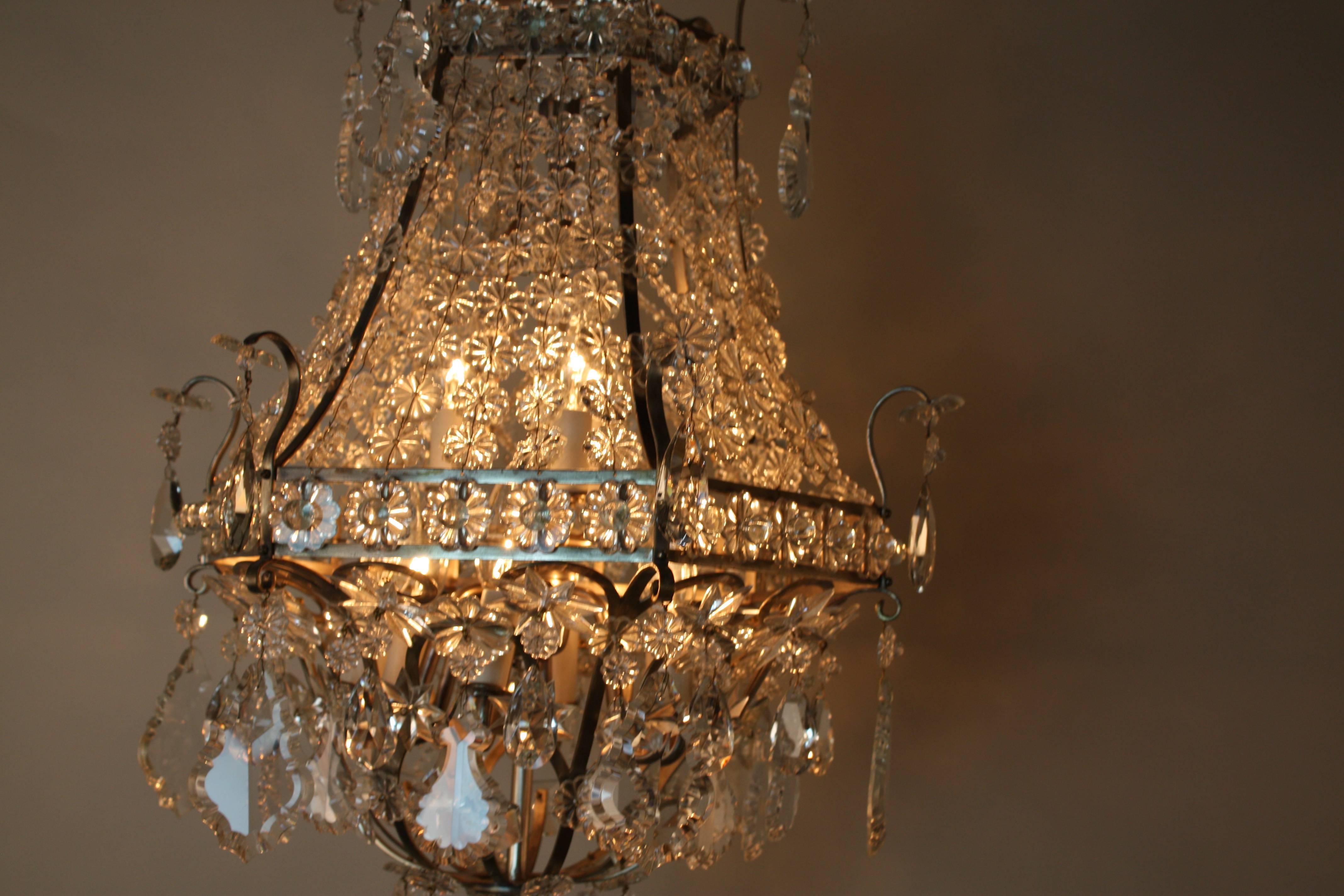 Beautiful Mid-Century Crystal Chandelier In Good Condition In Fairfax, VA