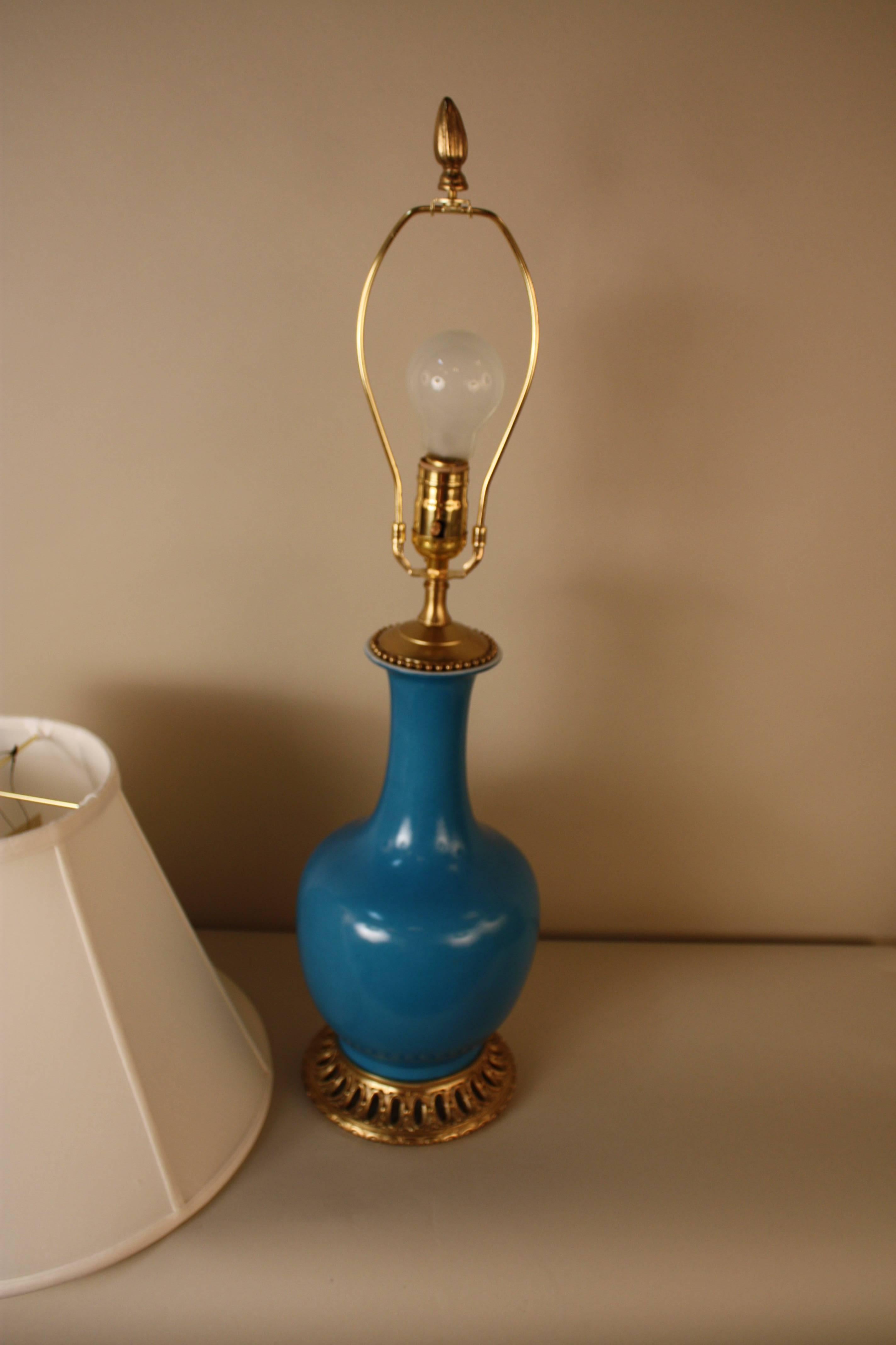 Early 20th Century French Porcelain and Bronze Table Lamp