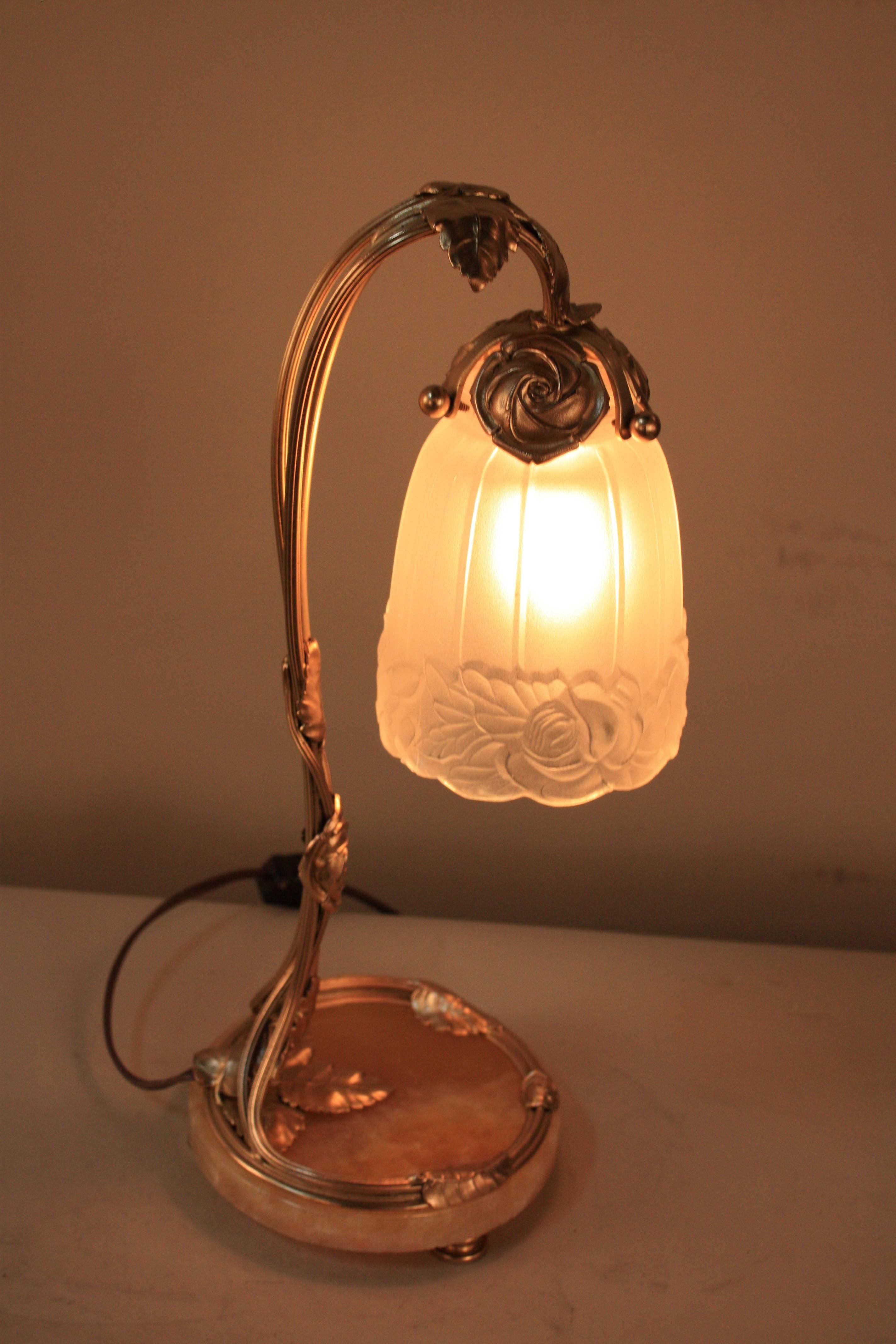 Early 20th Century Bronze and Glass Table Lamp In Good Condition In Fairfax, VA