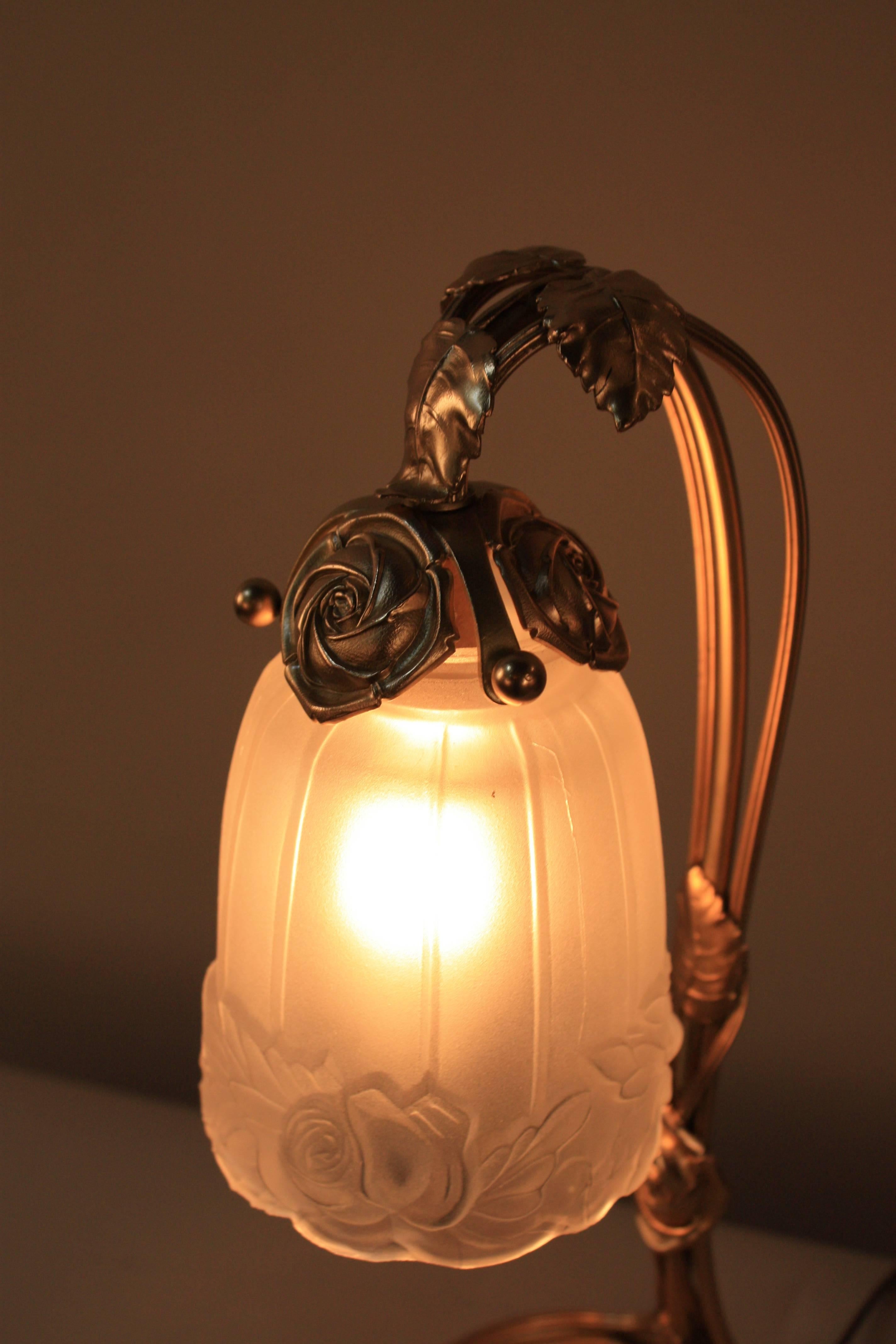 Early 20th Century Bronze and Glass Table Lamp 1
