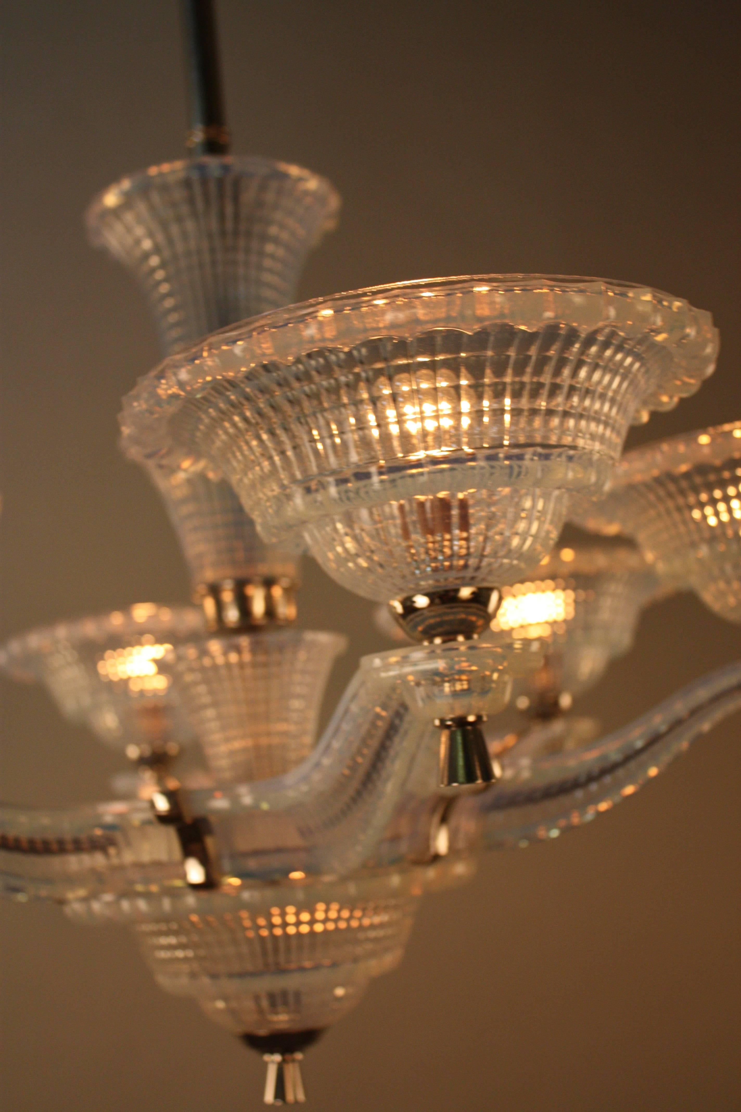 Mid-20th Century French Opalescent Glass Art Deco Chandelier